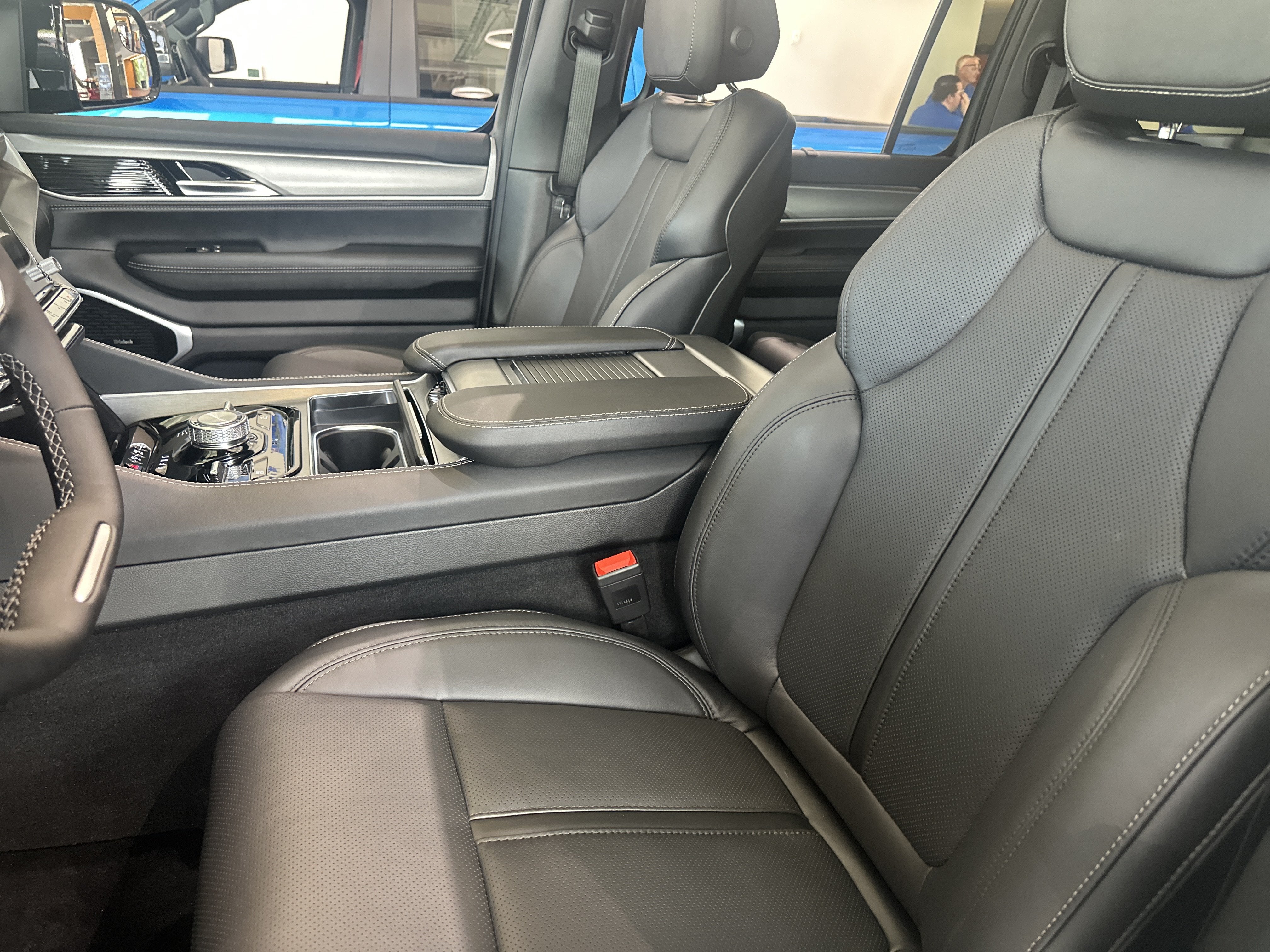 2026 Jeep Grand Wagoneer GRAND WAGONEER L LIMITED RESERVE 4X4