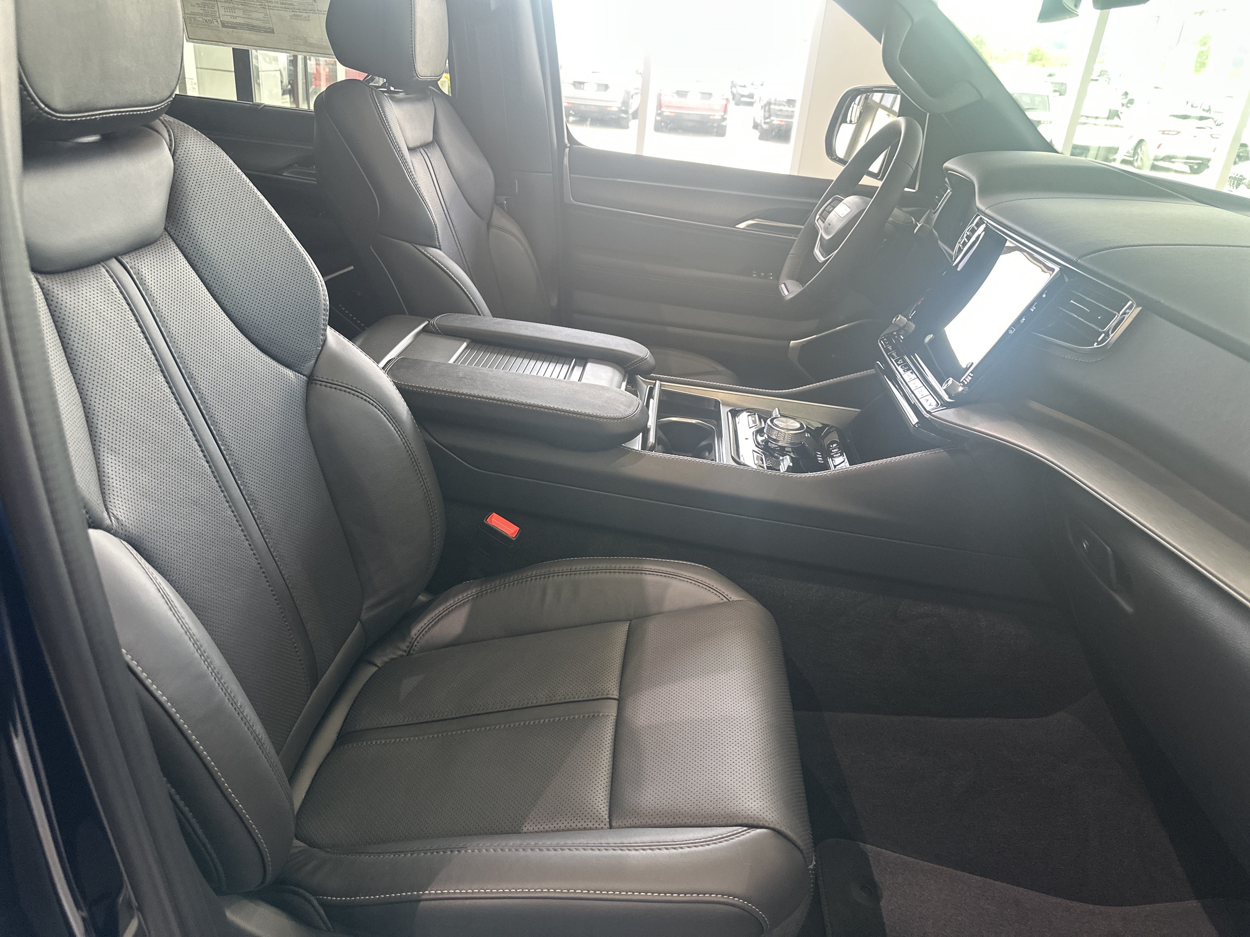 2026 Jeep Grand Wagoneer GRAND WAGONEER L LIMITED RESERVE 4X4