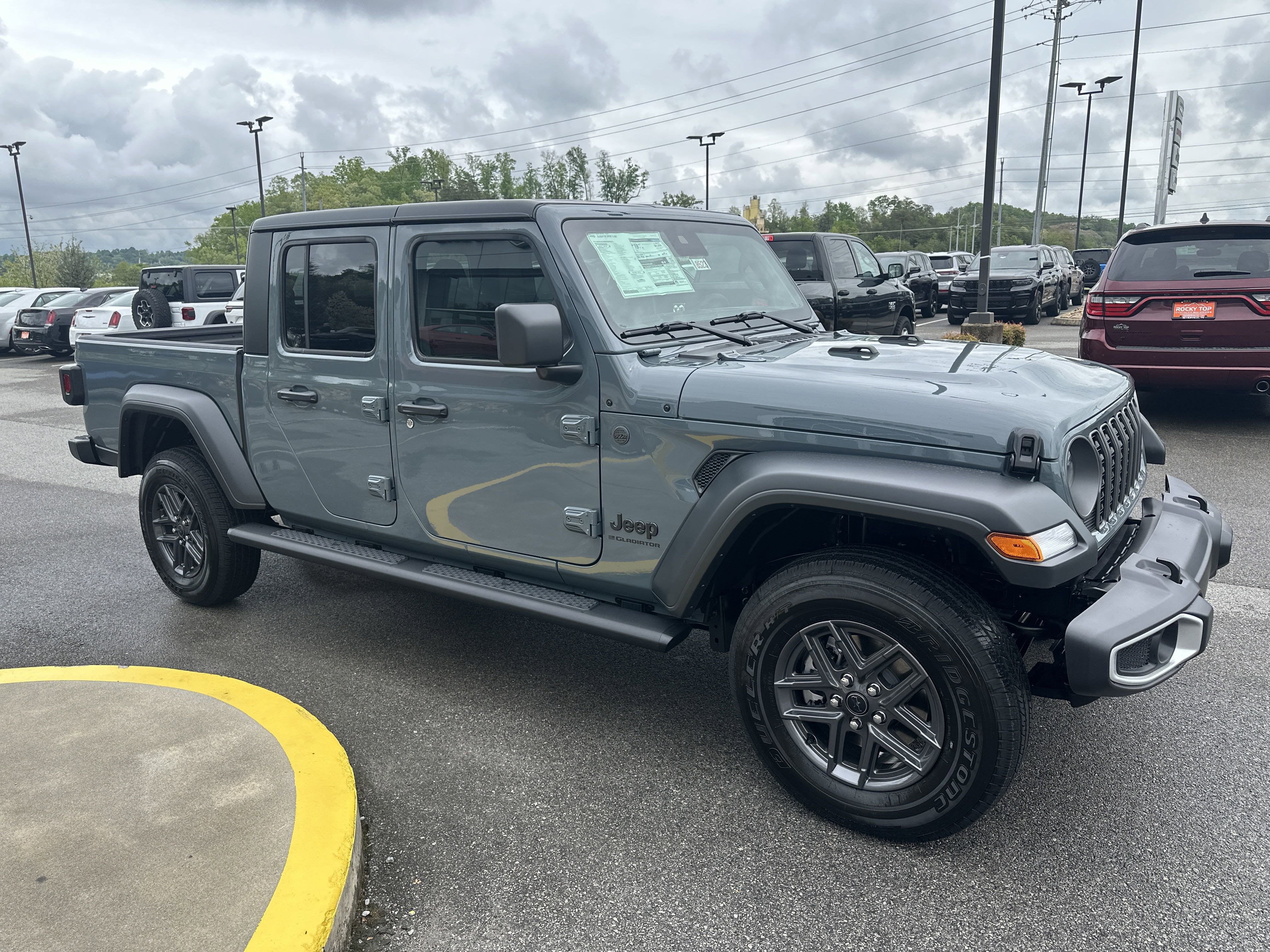 2025 Jeep Gladiator GLADIATOR SPORT S 4X4