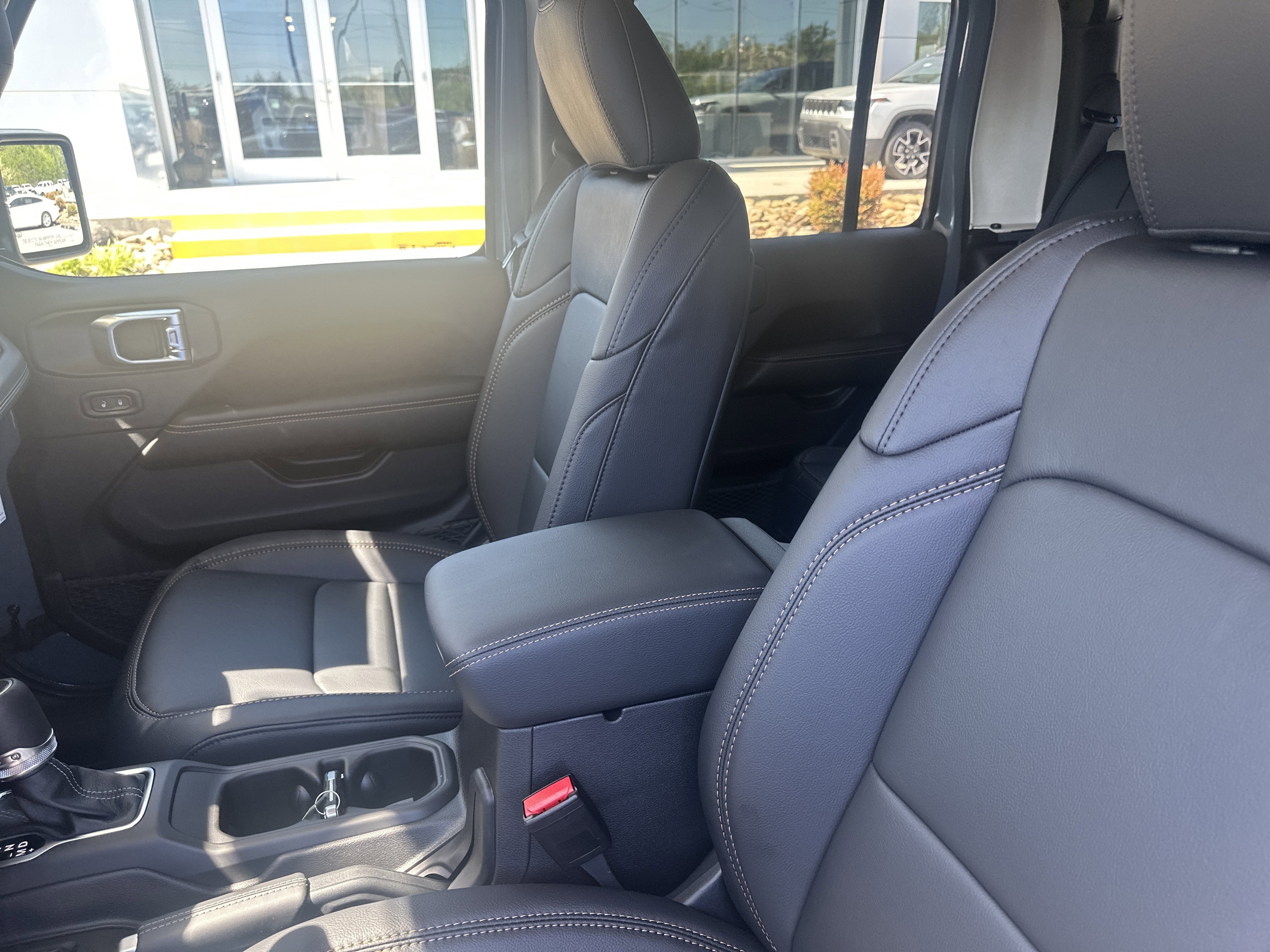 2026 Jeep Gladiator GLADIATOR SAHARA 4X4