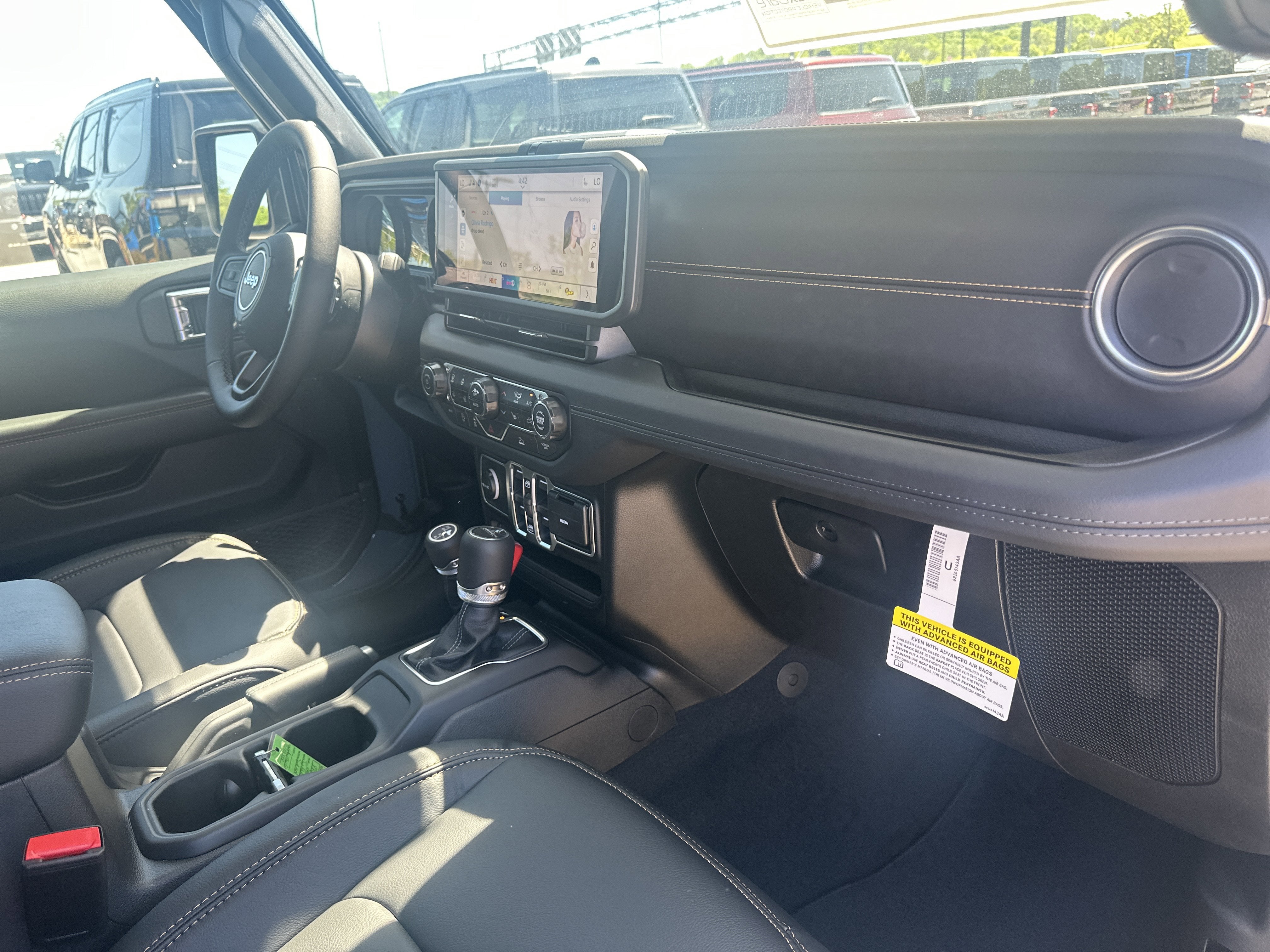 2026 Jeep Gladiator GLADIATOR SAHARA 4X4