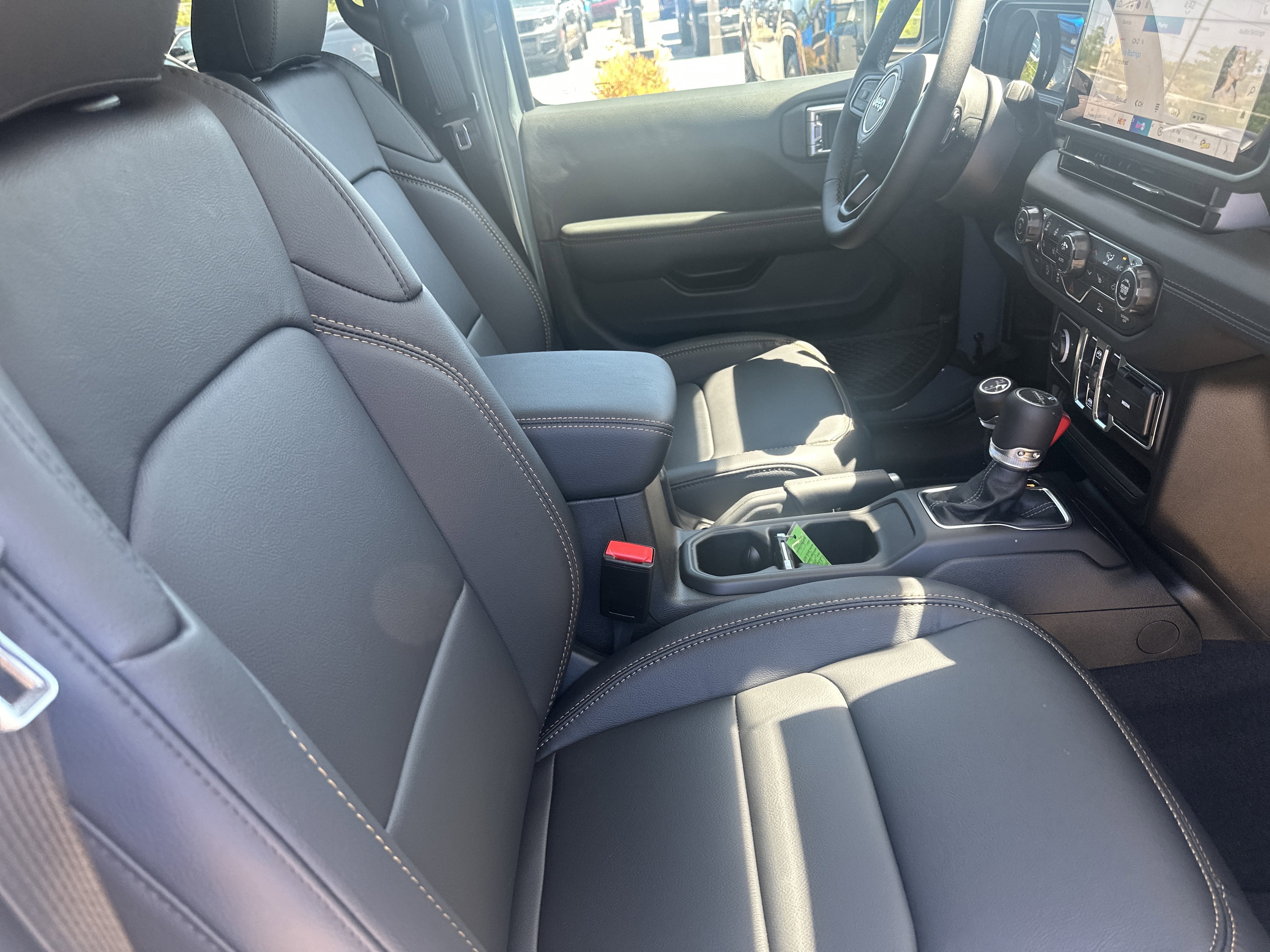 2026 Jeep Gladiator GLADIATOR SAHARA 4X4