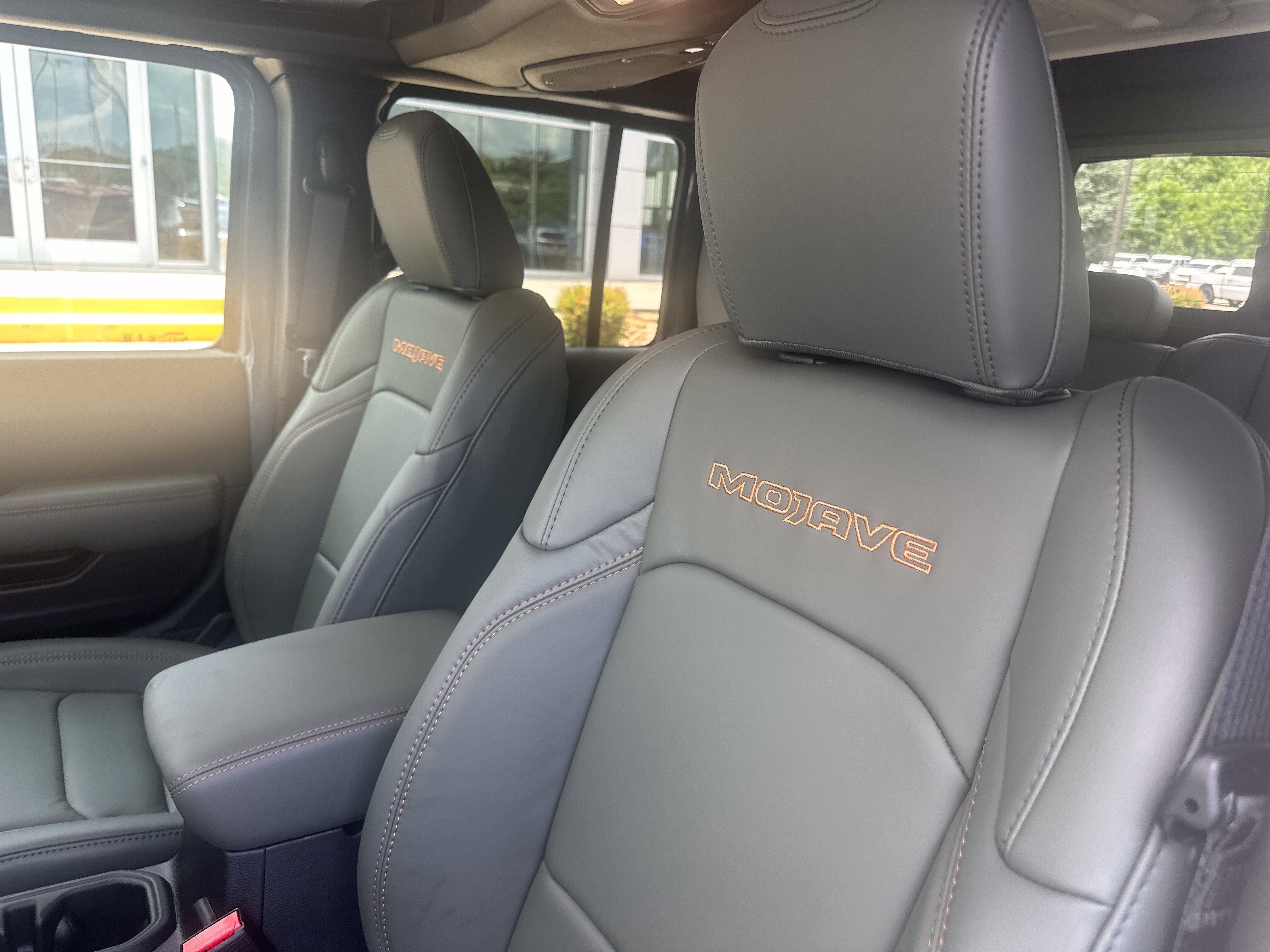 2026 Jeep Gladiator GLADIATOR MOJAVE 4X4