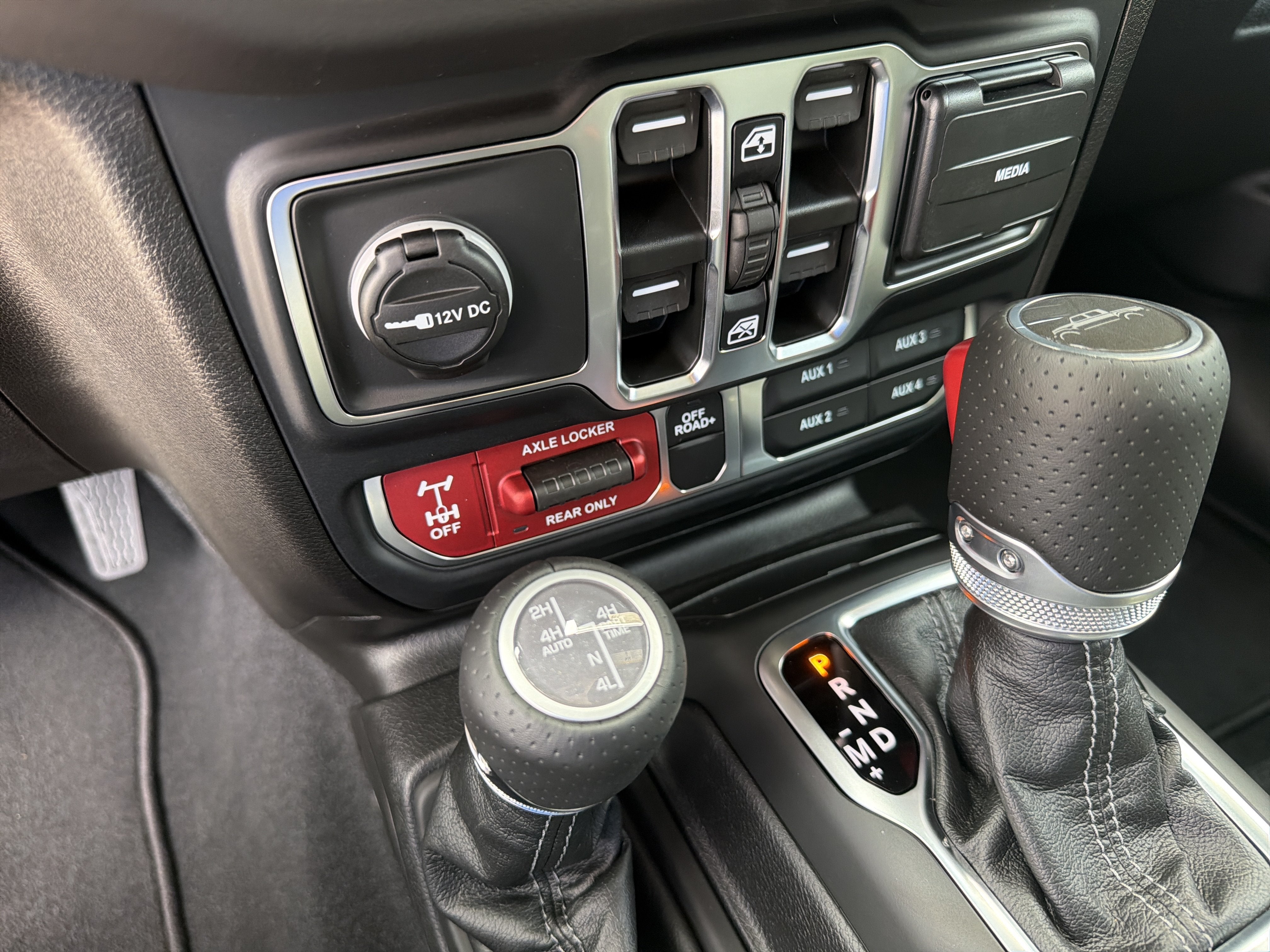 2026 Jeep Gladiator GLADIATOR MOJAVE X 4X4