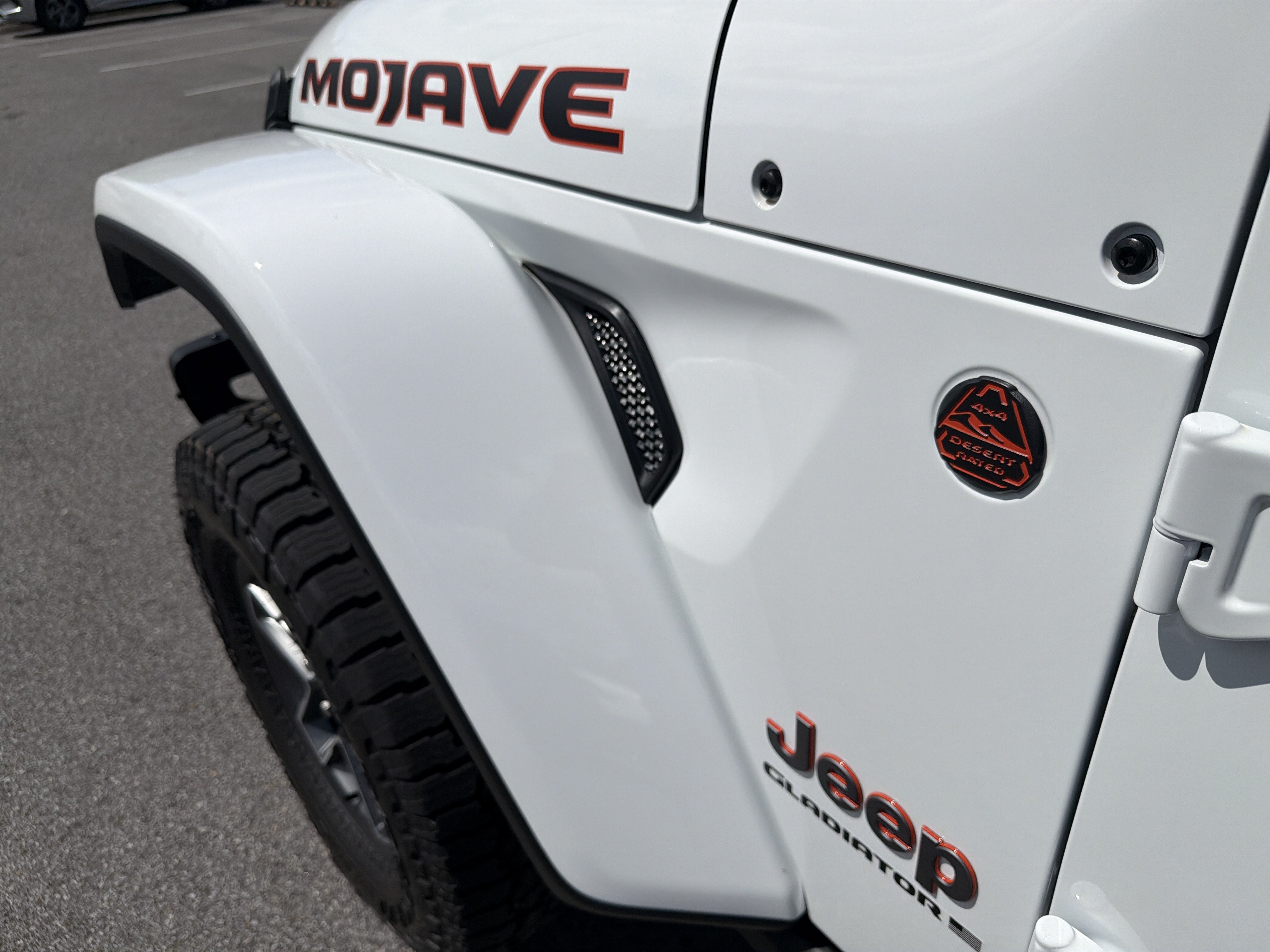 2026 Jeep Gladiator GLADIATOR MOJAVE X 4X4