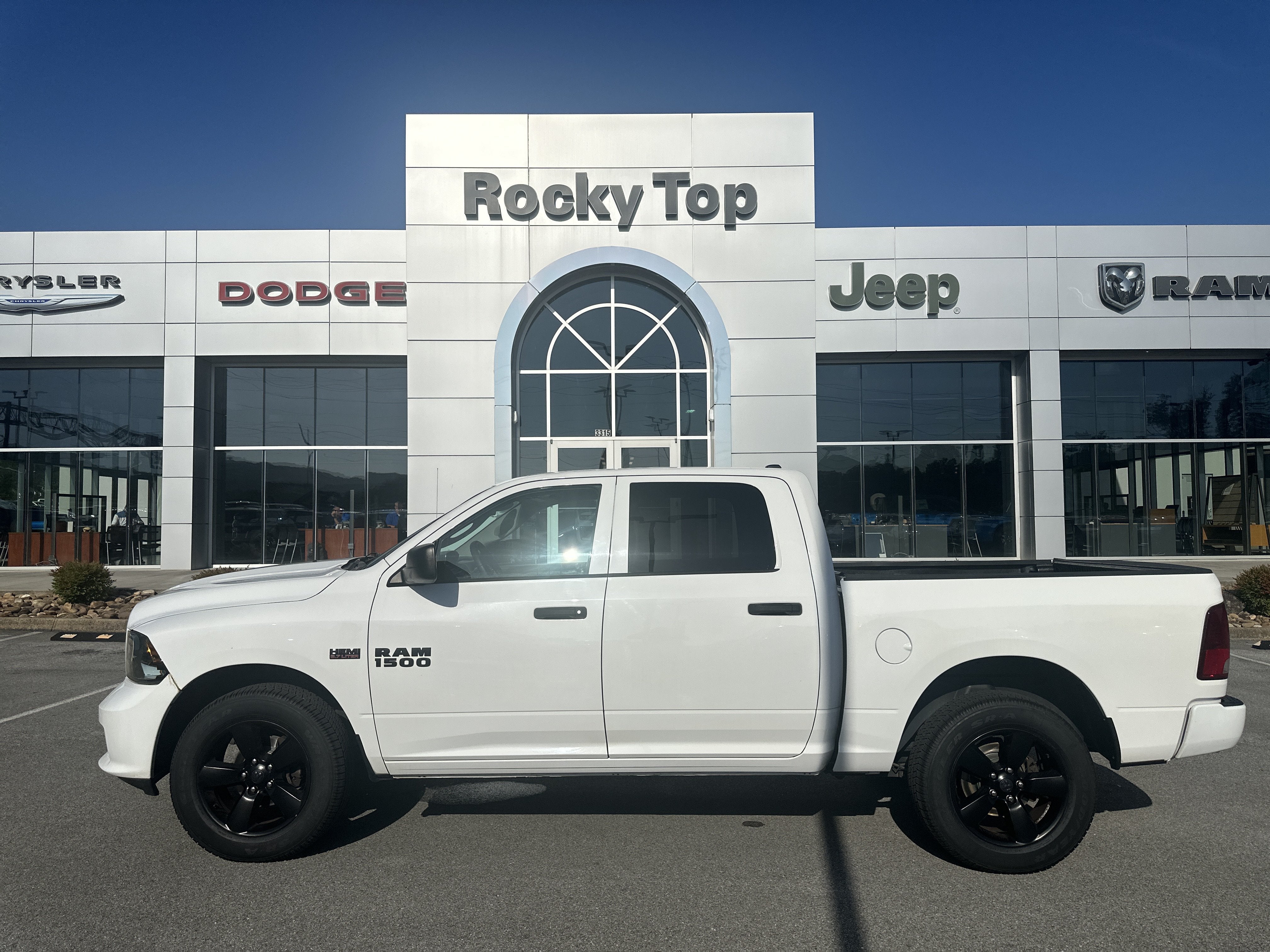 2017 RAM 1500 Express 4x4 Crew Cab 5'7's photo