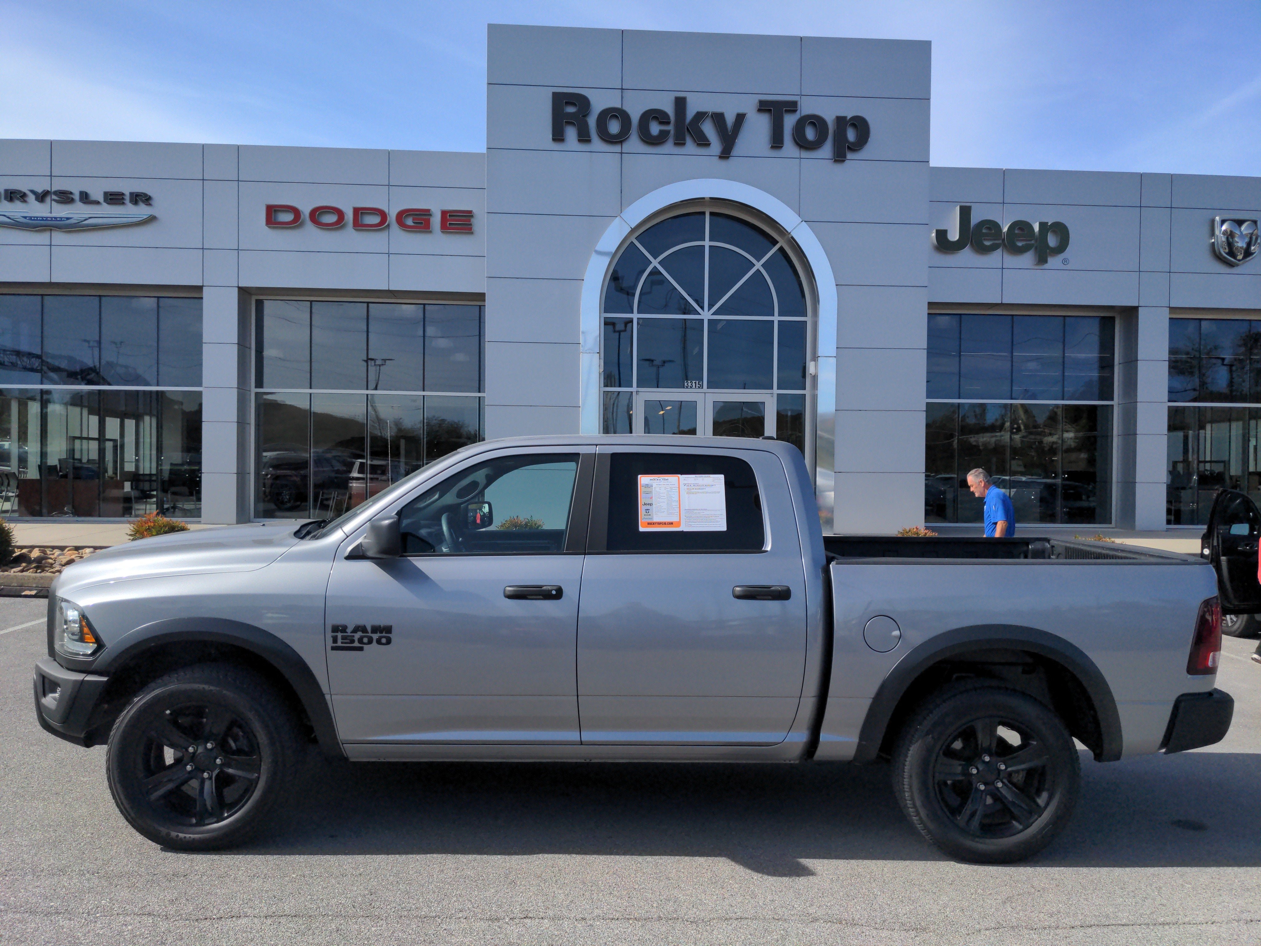 2024 RAM 1500 Classic Warlock Crew Cab 4x4 5'7' Box