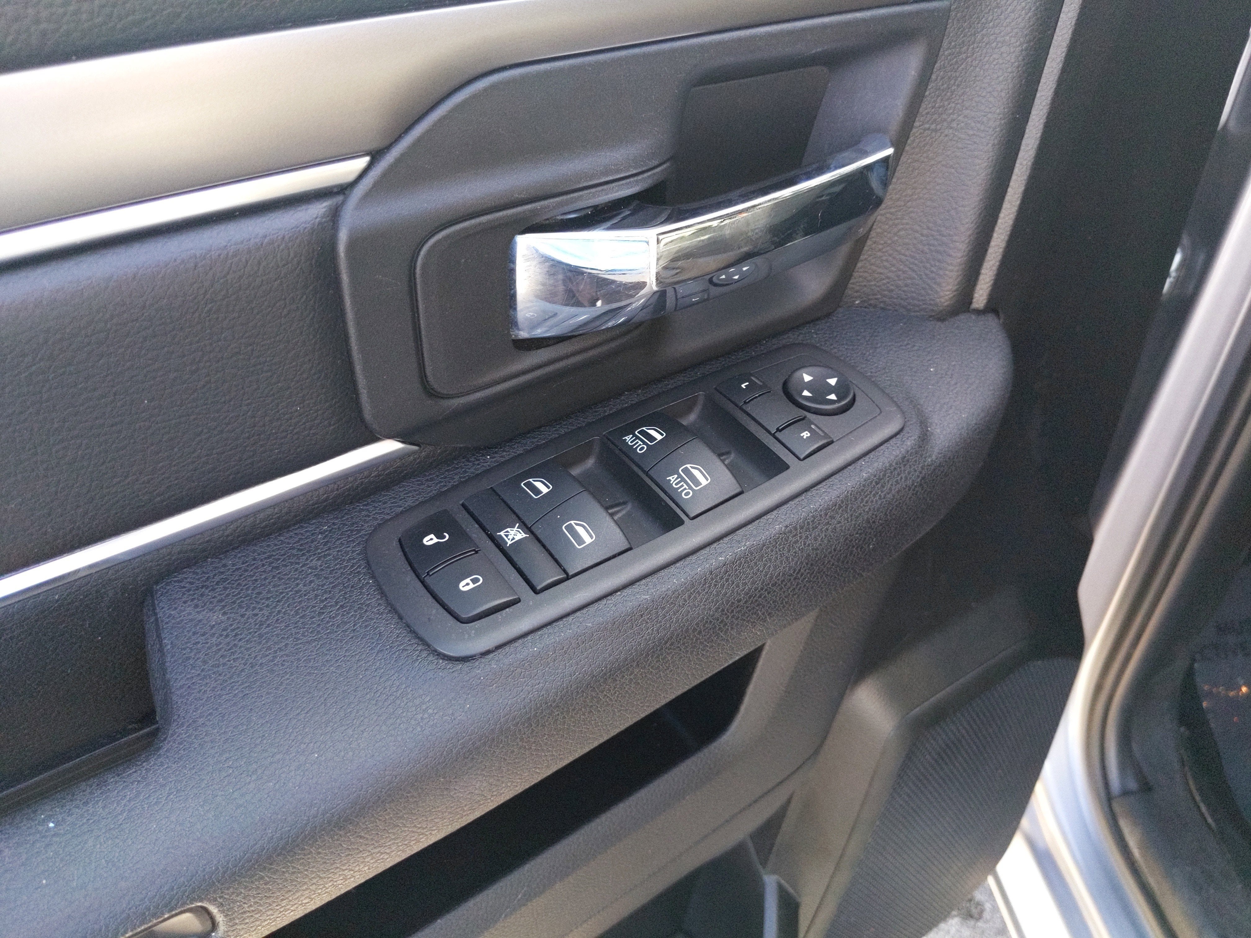 2024 RAM 1500 Classic Warlock Crew Cab 4x4 5'7' Box