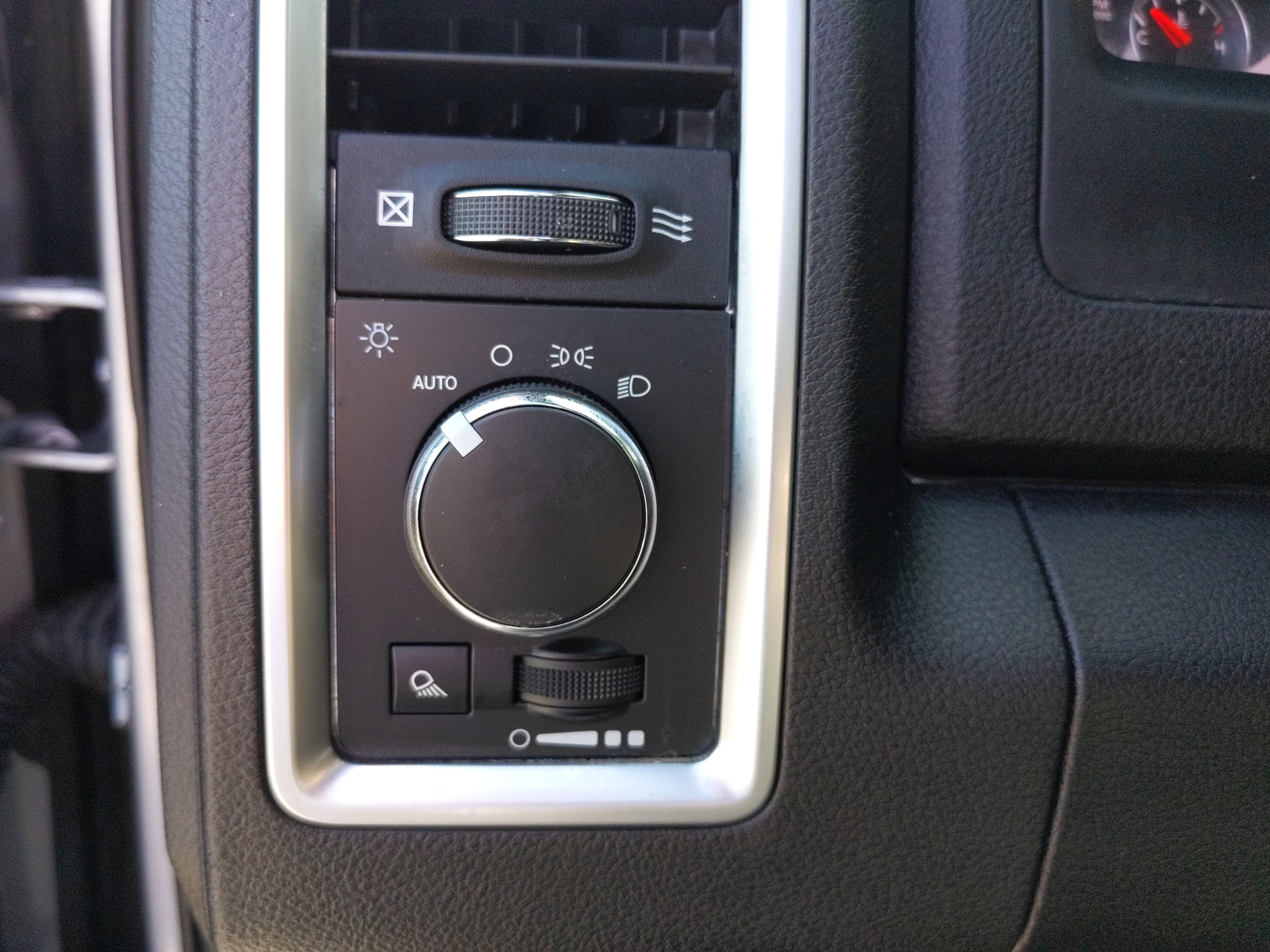 2024 RAM 1500 Classic Warlock Crew Cab 4x4 5'7' Box