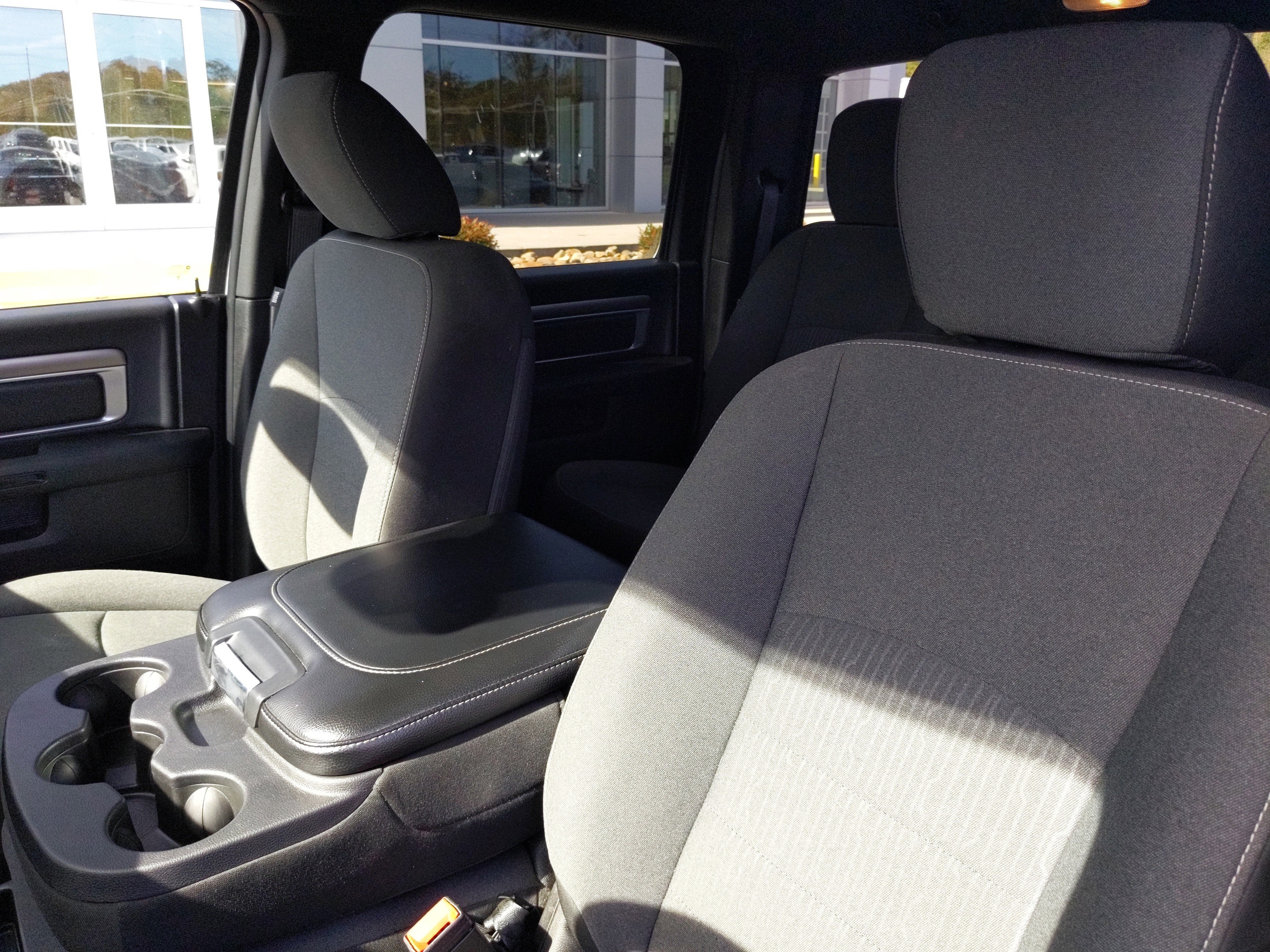 2024 RAM 1500 Classic Warlock Crew Cab 4x4 5'7' Box