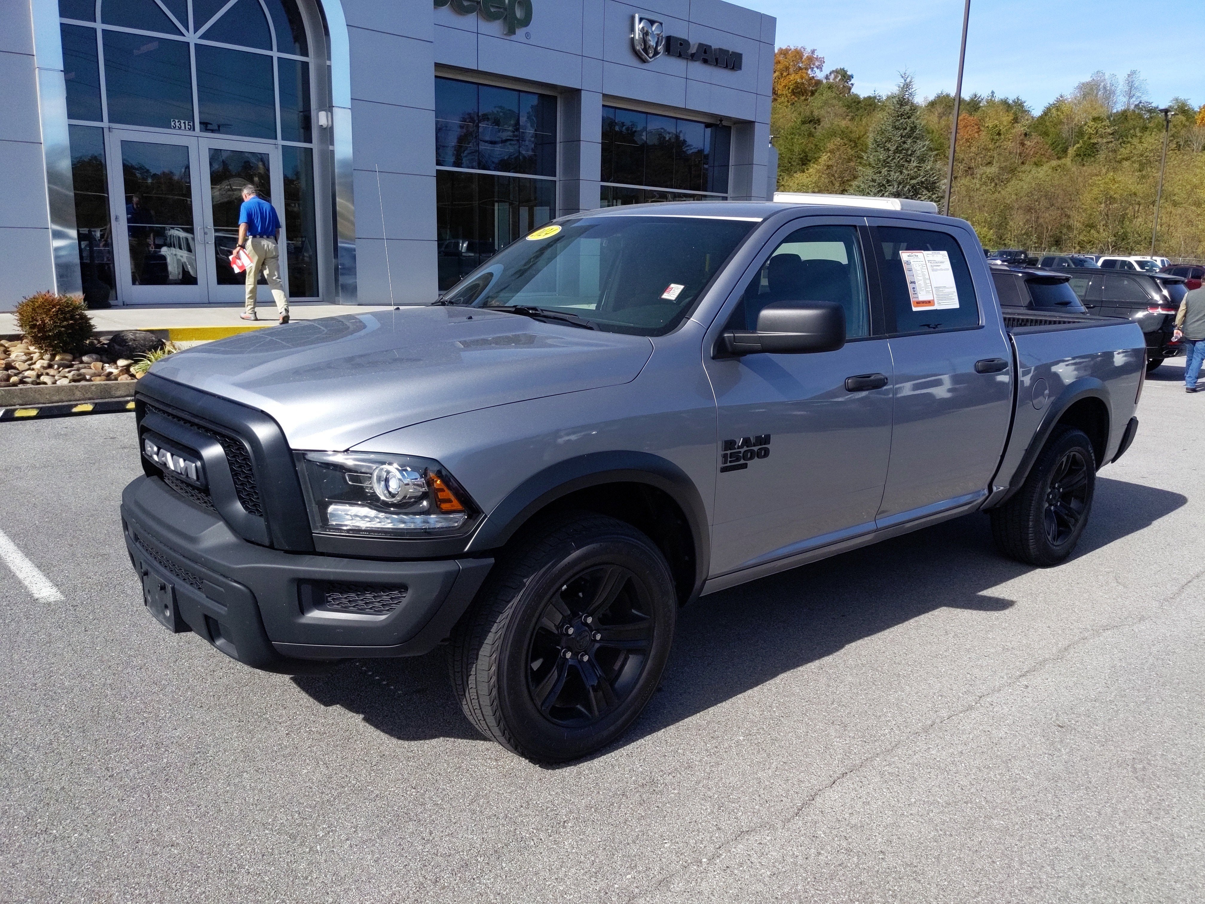 2024 RAM 1500 Classic Warlock Crew Cab 4x4 5'7' Box