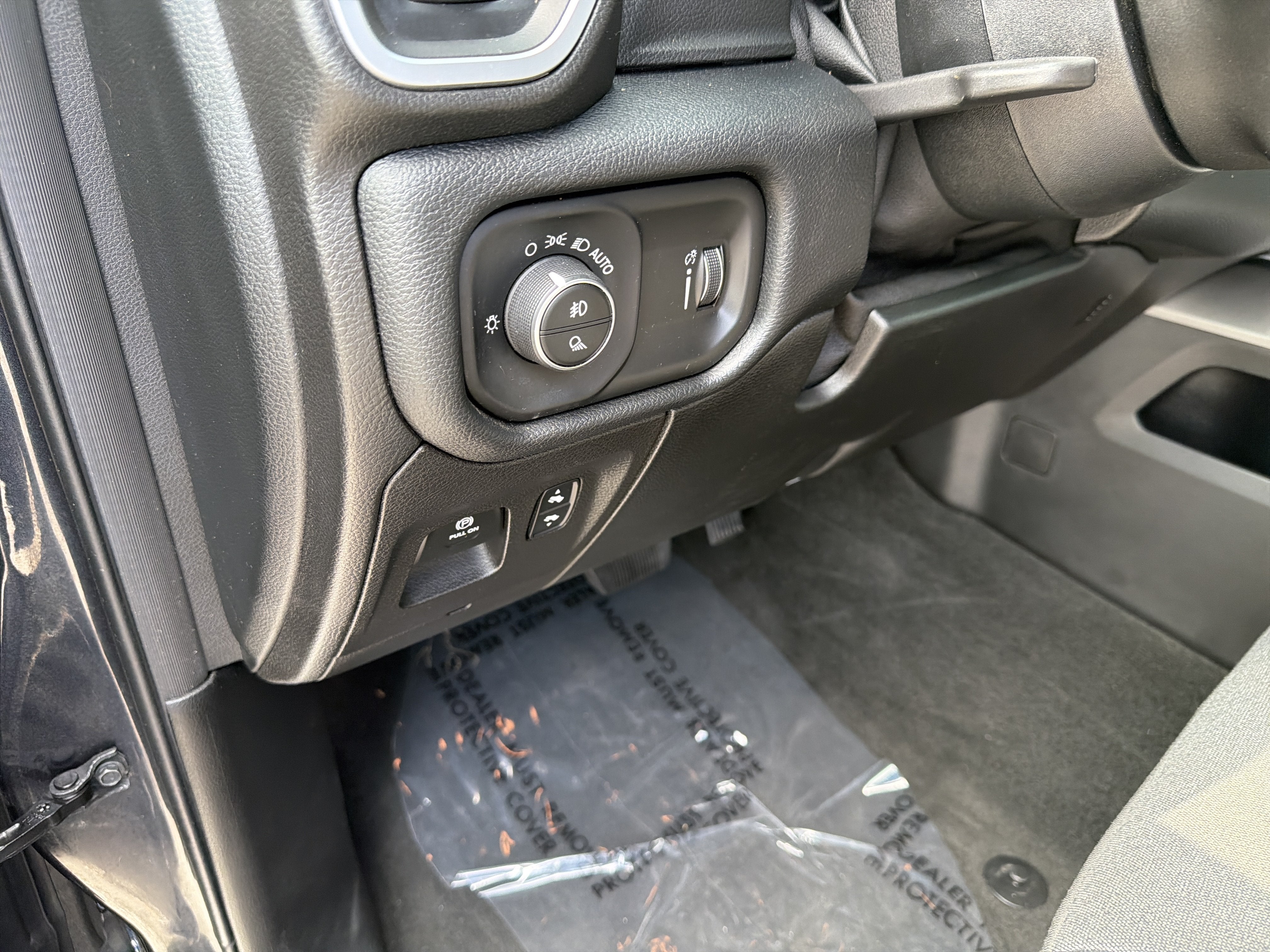 2021 RAM 1500 Big Horn Quad Cab 4x2 6'4' Box