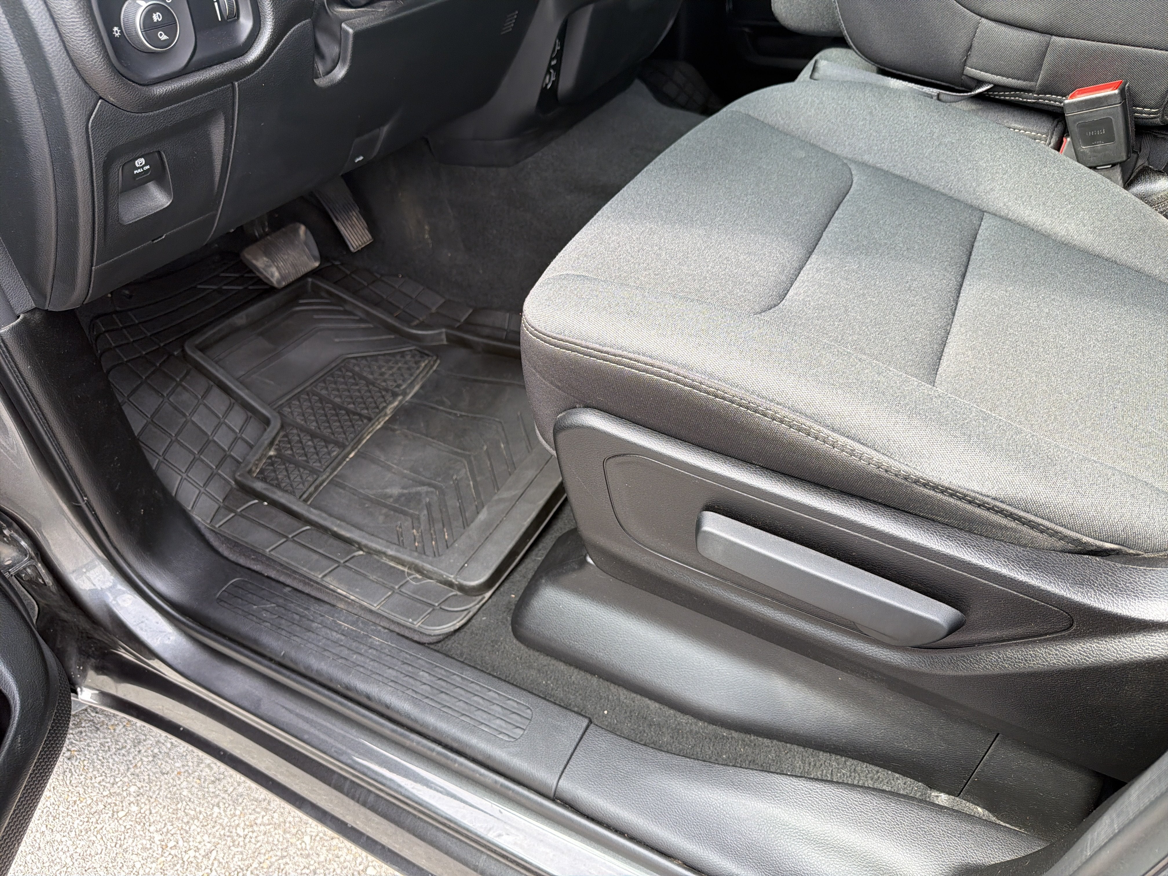 2024 RAM 1500 Tradesman Crew Cab 4x4 5'7' Box