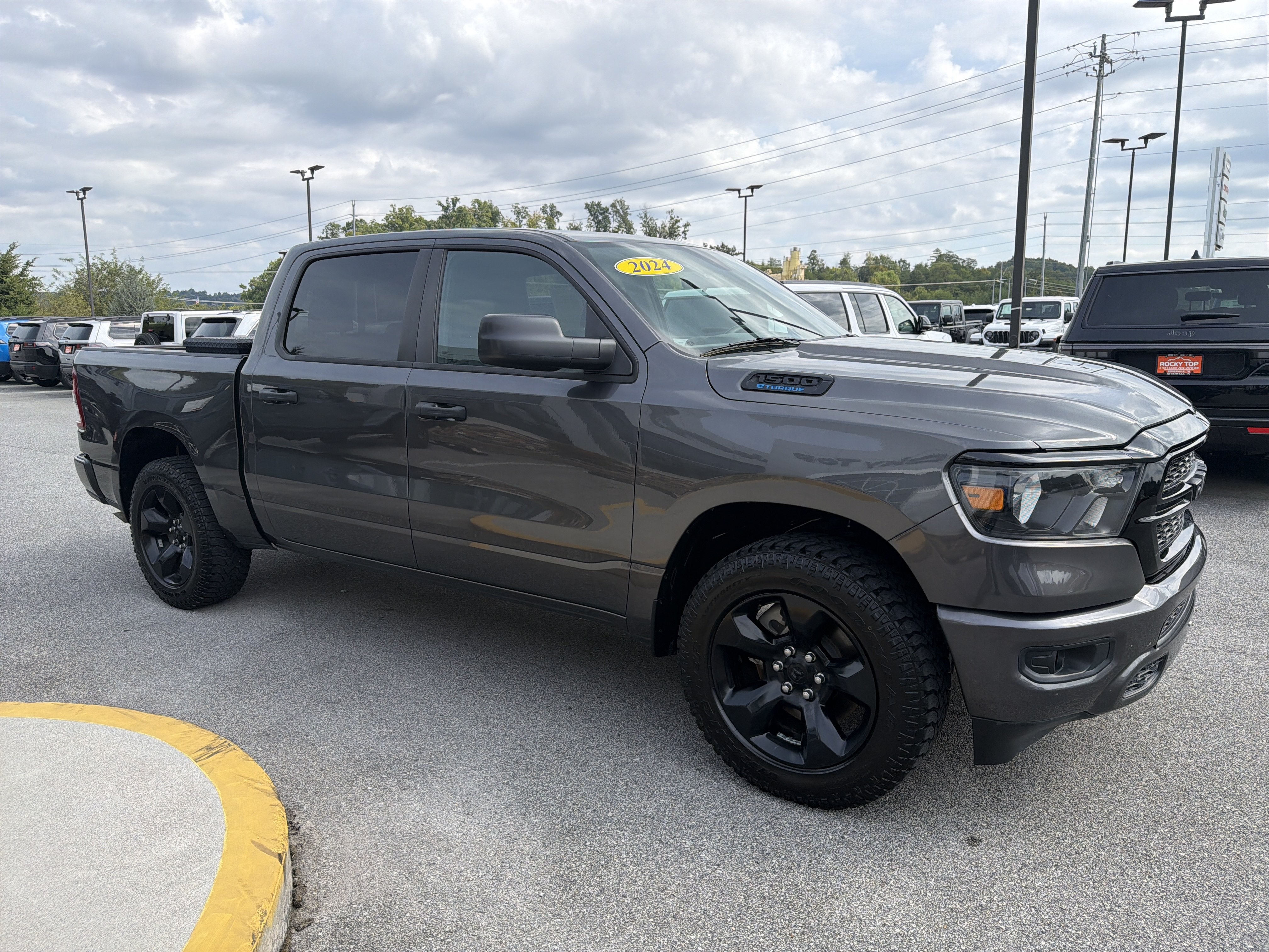 2024 RAM 1500 Tradesman Crew Cab 4x4 5'7' Box