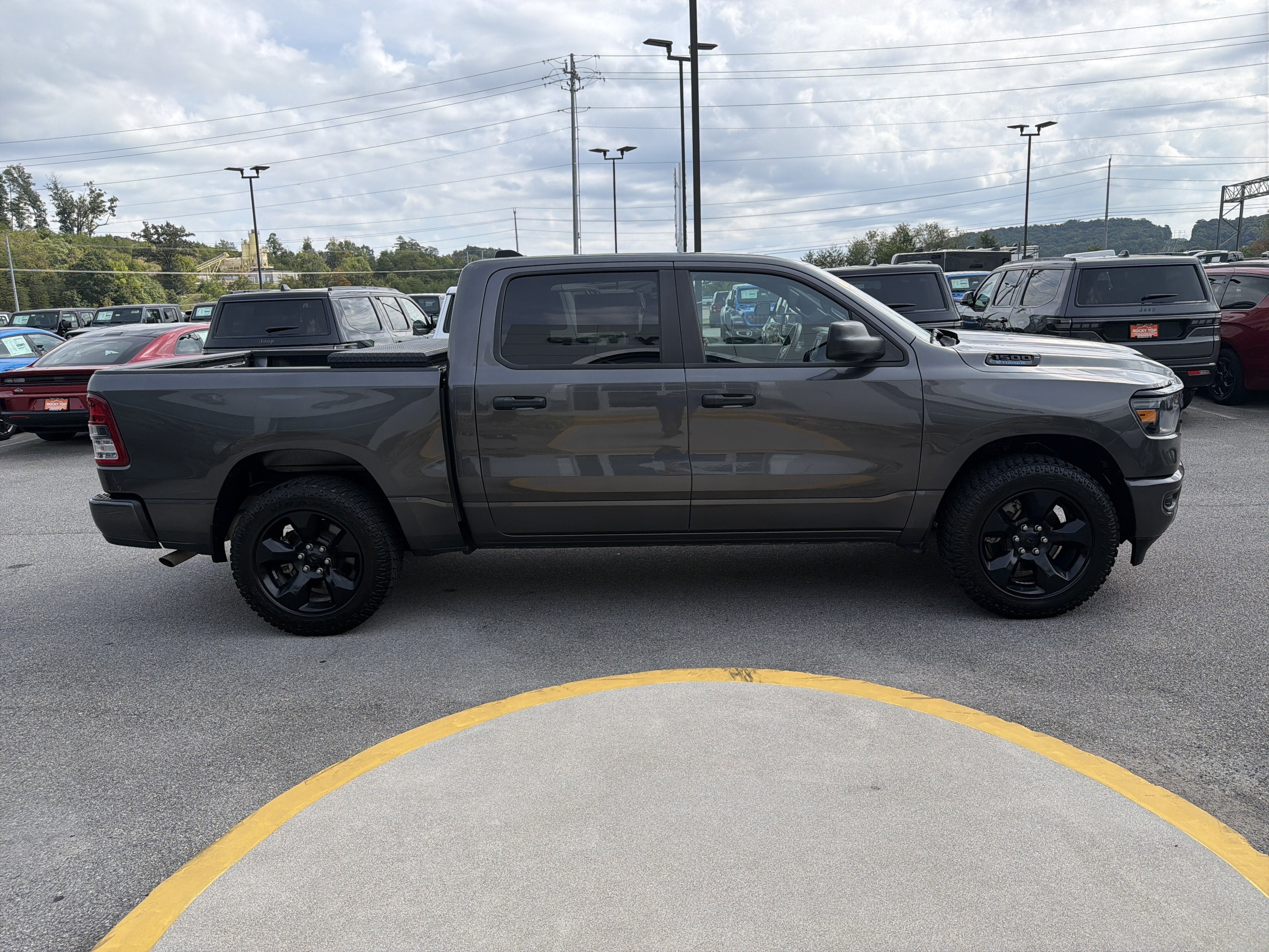 2024 RAM 1500 Tradesman Crew Cab 4x4 5'7' Box