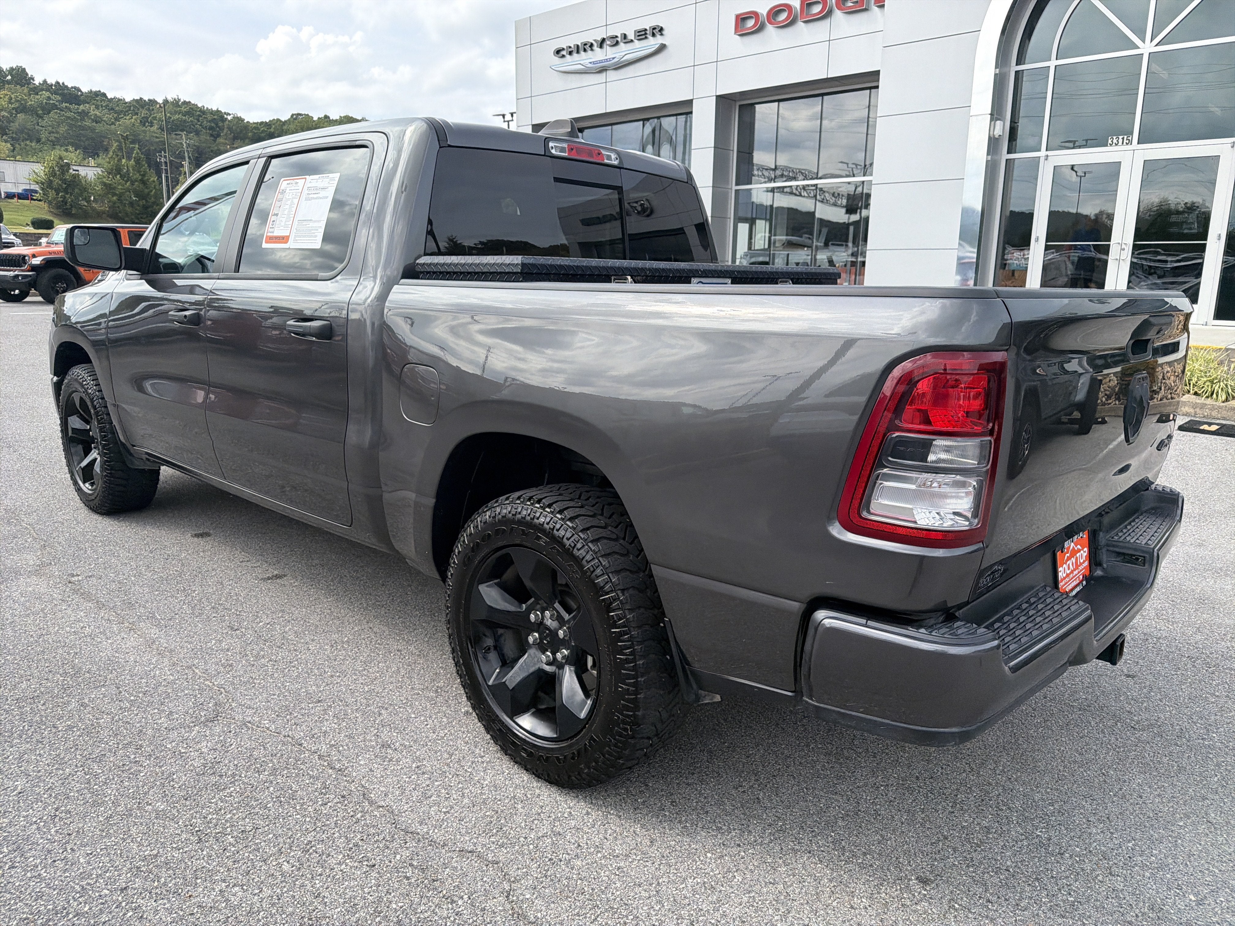 2024 RAM 1500 Tradesman Crew Cab 4x4 5'7' Box