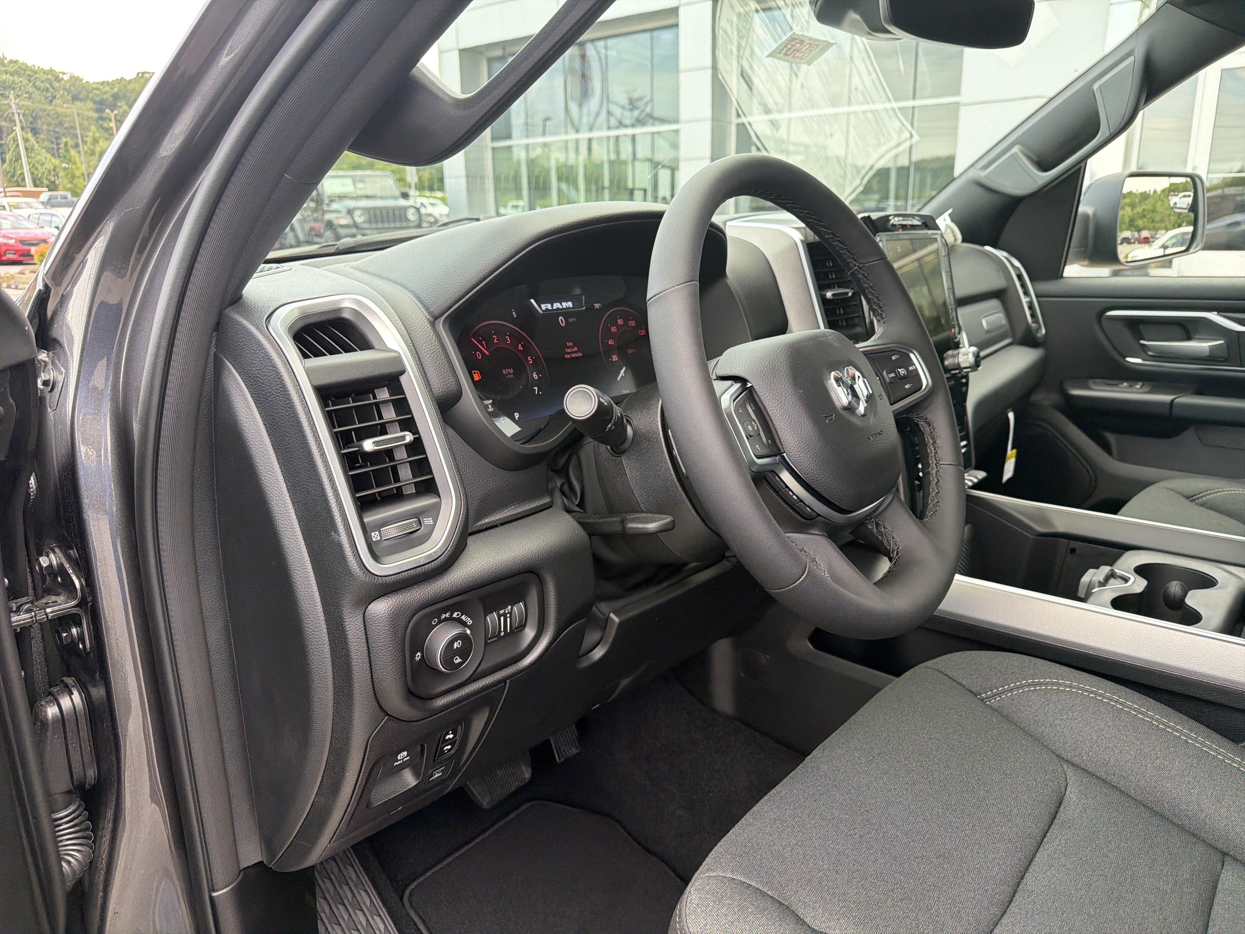 2026 RAM 1500 RAM 1500 BIG HORN CREW CAB 4X4 5'7' BOX