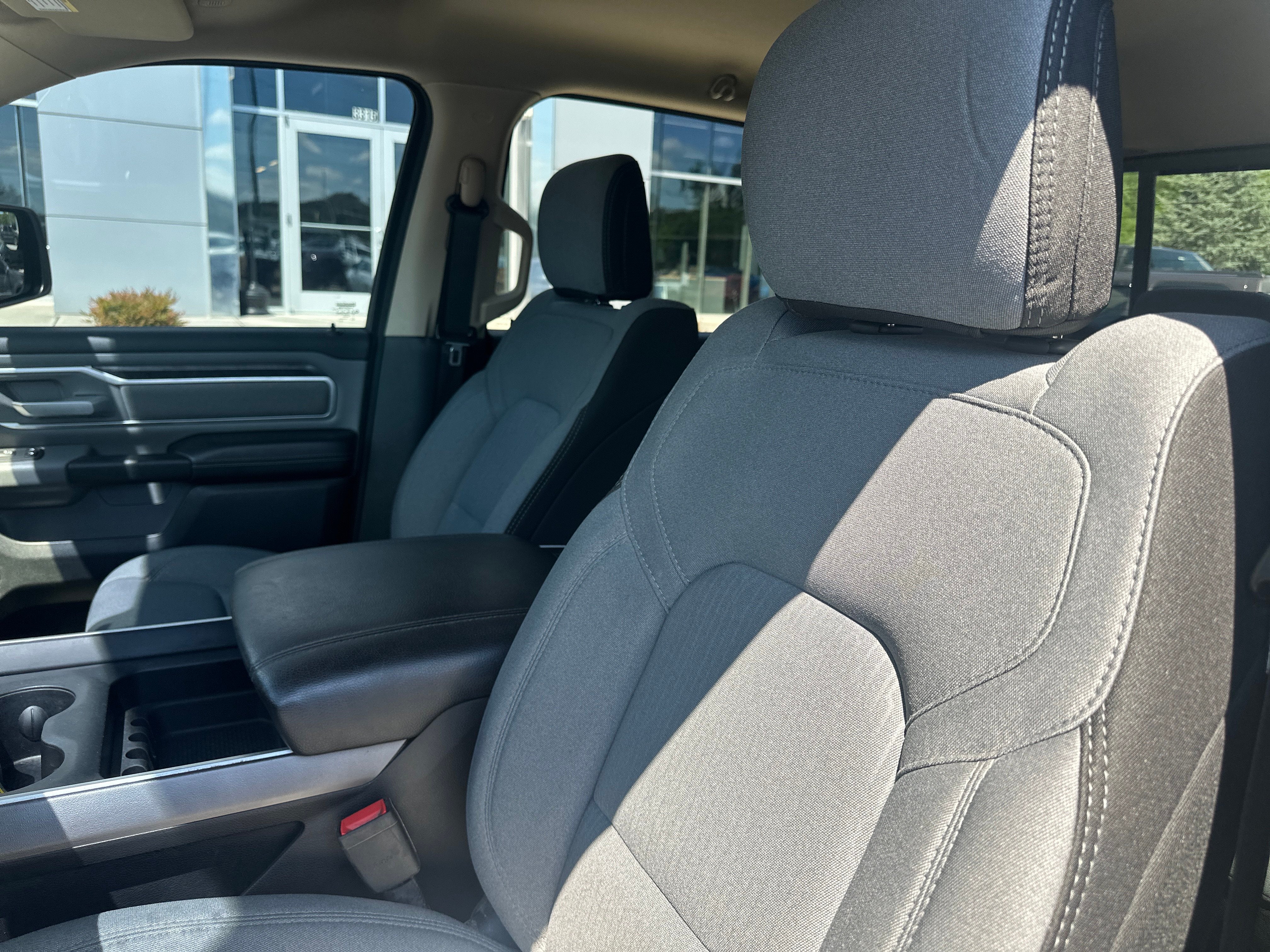 2020 RAM 1500 Big Horn Crew Cab 4x4 5'7' Box