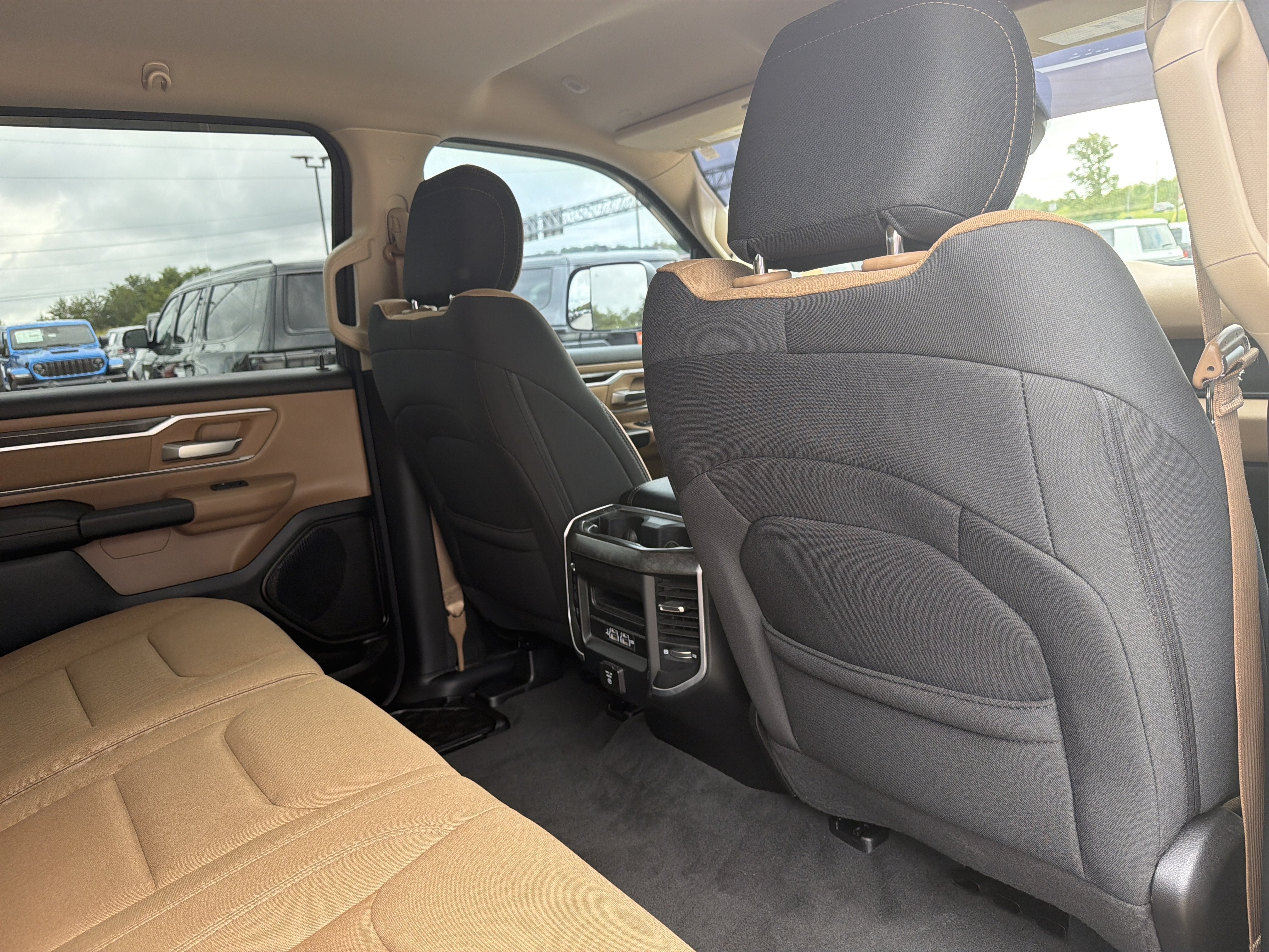 2020 RAM 1500 Big Horn Crew Cab 4x4 5'7' Box