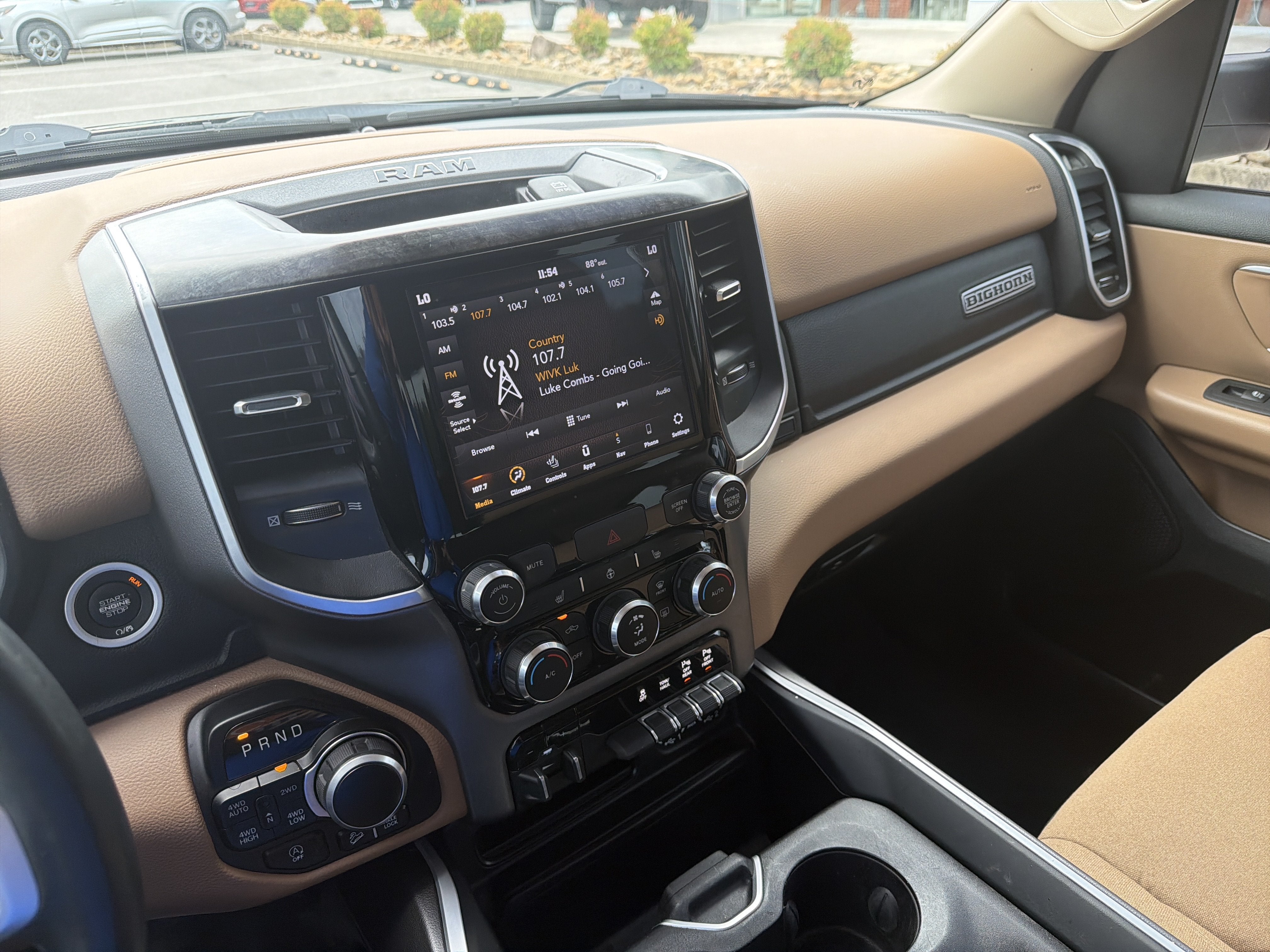 2020 RAM 1500 Big Horn Crew Cab 4x4 5'7' Box