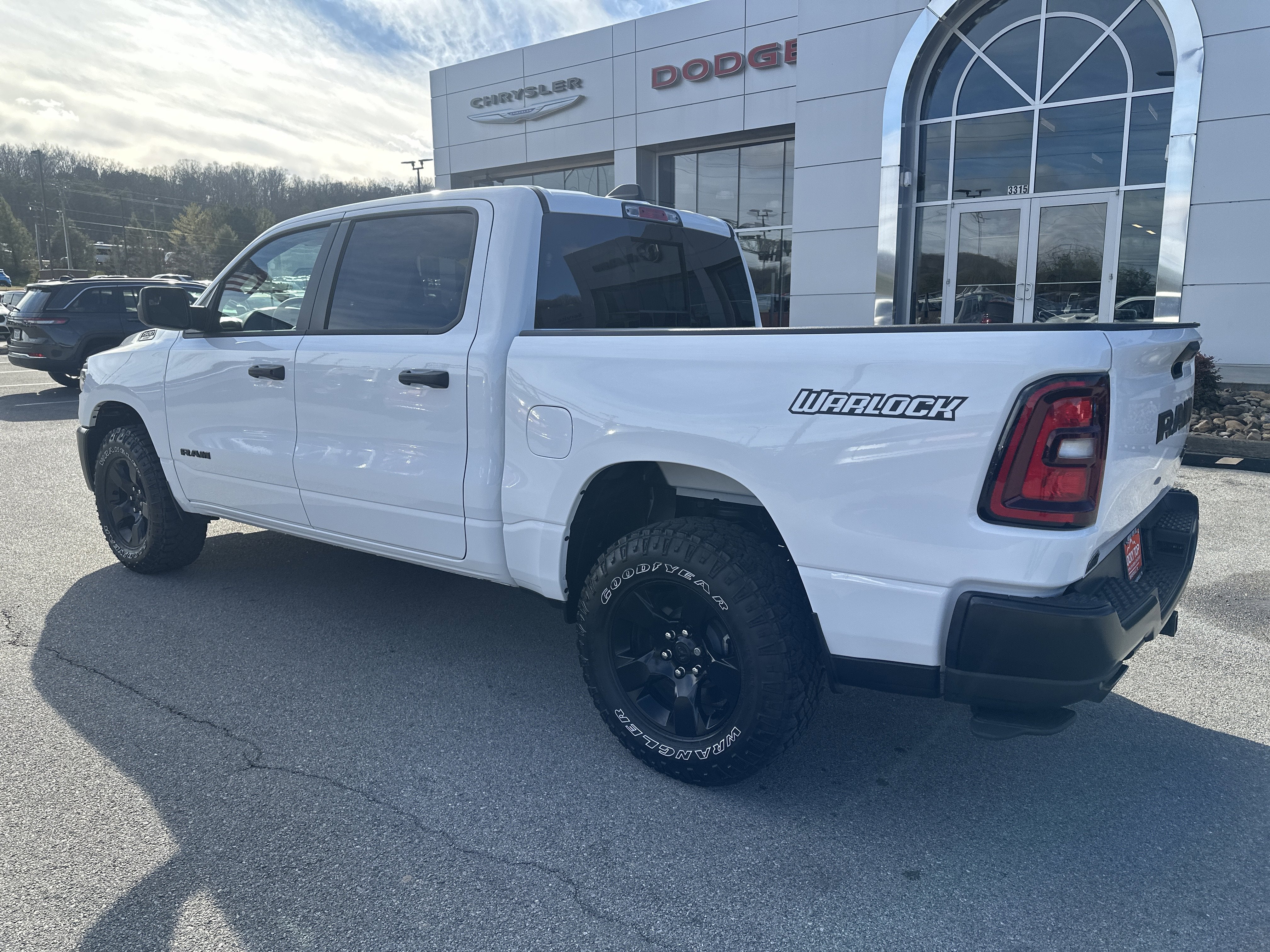 2025 RAM Ram 1500 RAM 1500 WARLOCK CREW CAB 4X4 5'7' BOX