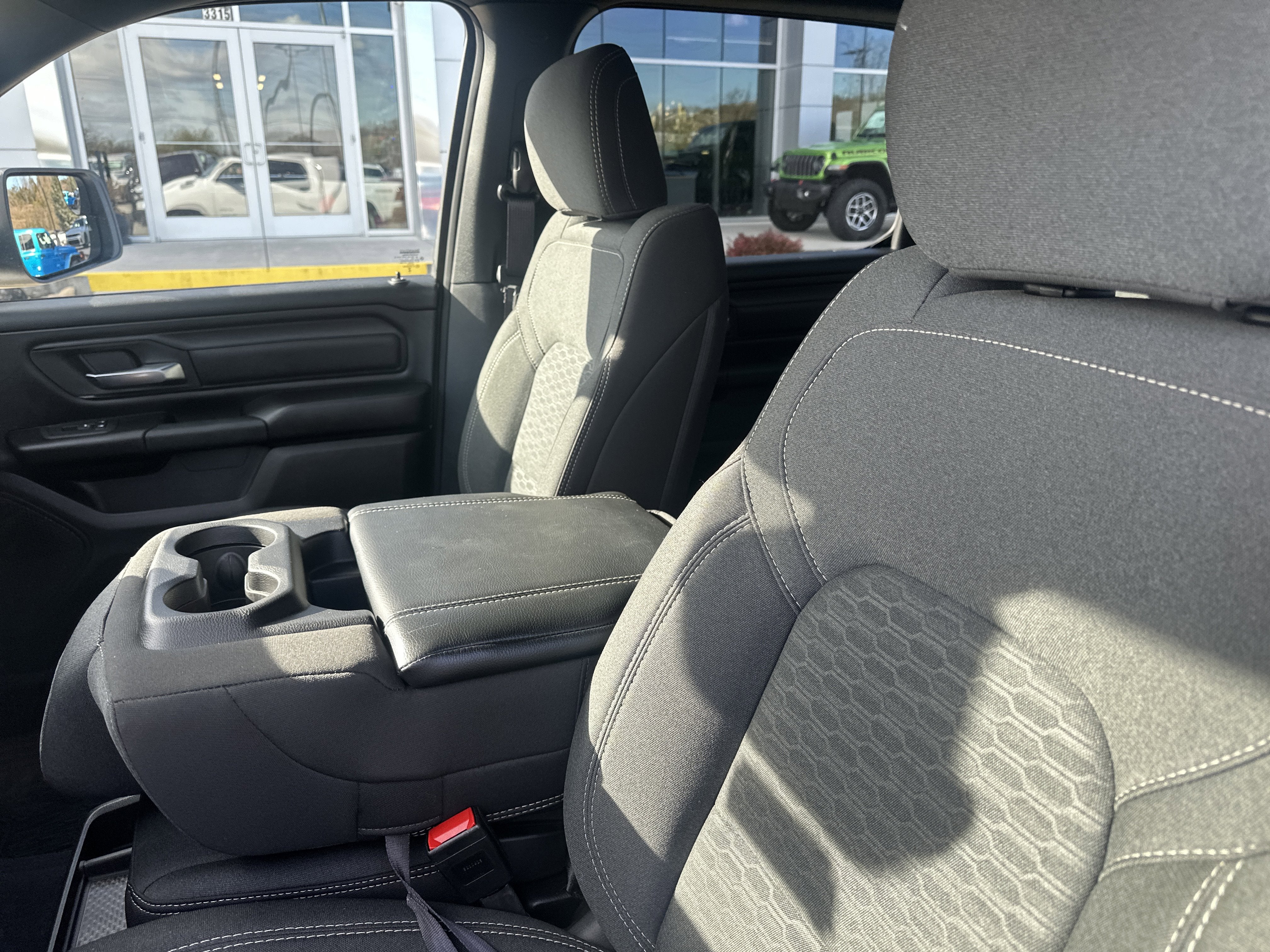 2025 RAM Ram 1500 RAM 1500 WARLOCK CREW CAB 4X4 5'7' BOX