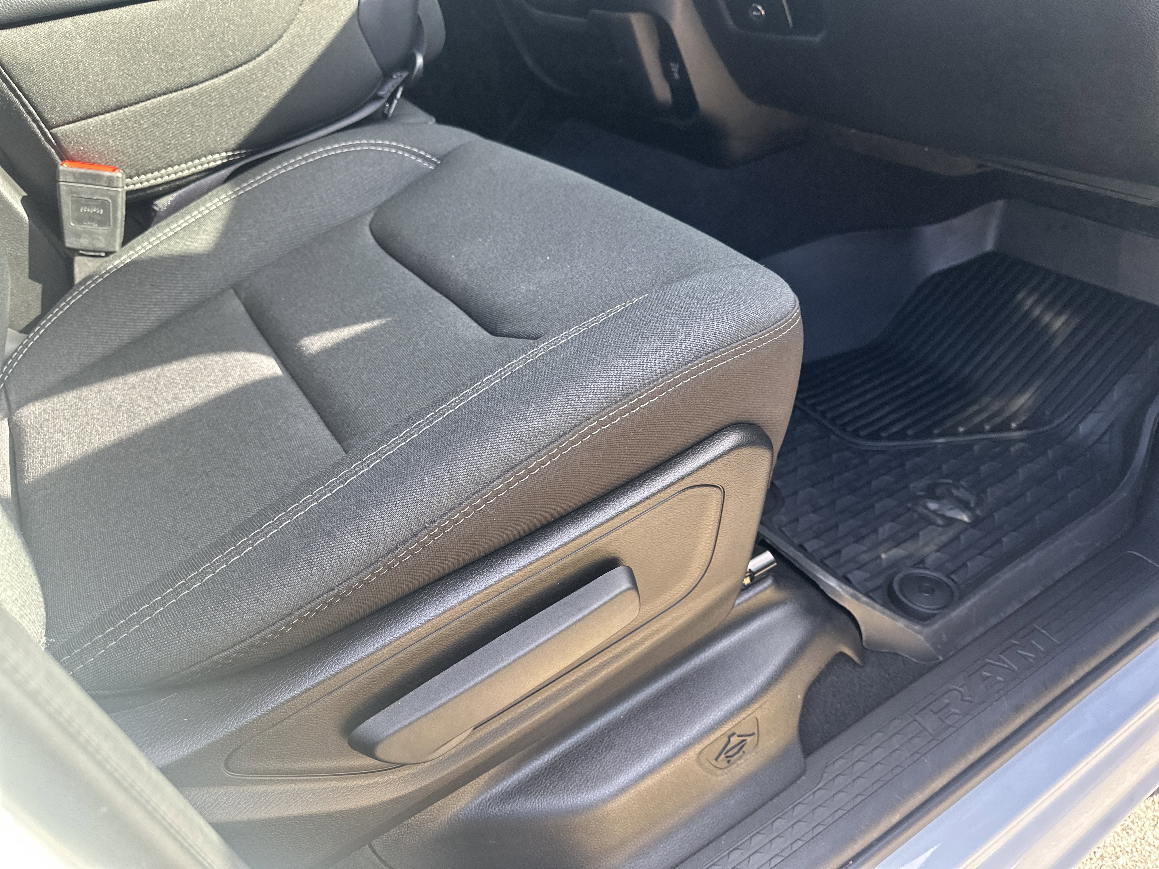 2025 RAM Ram 1500 RAM 1500 WARLOCK CREW CAB 4X4 5'7' BOX