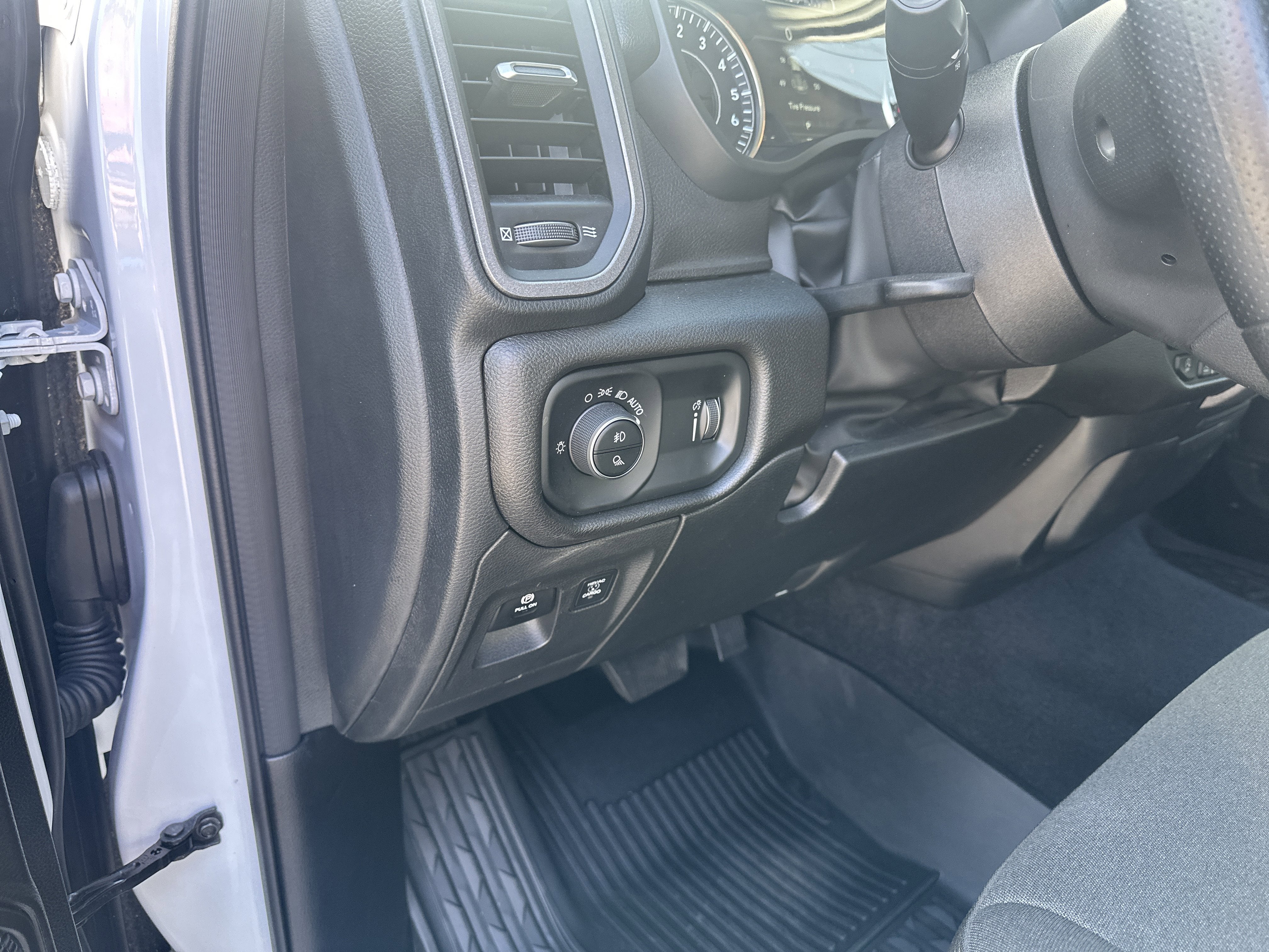 2025 RAM Ram 1500 RAM 1500 WARLOCK CREW CAB 4X4 5'7' BOX