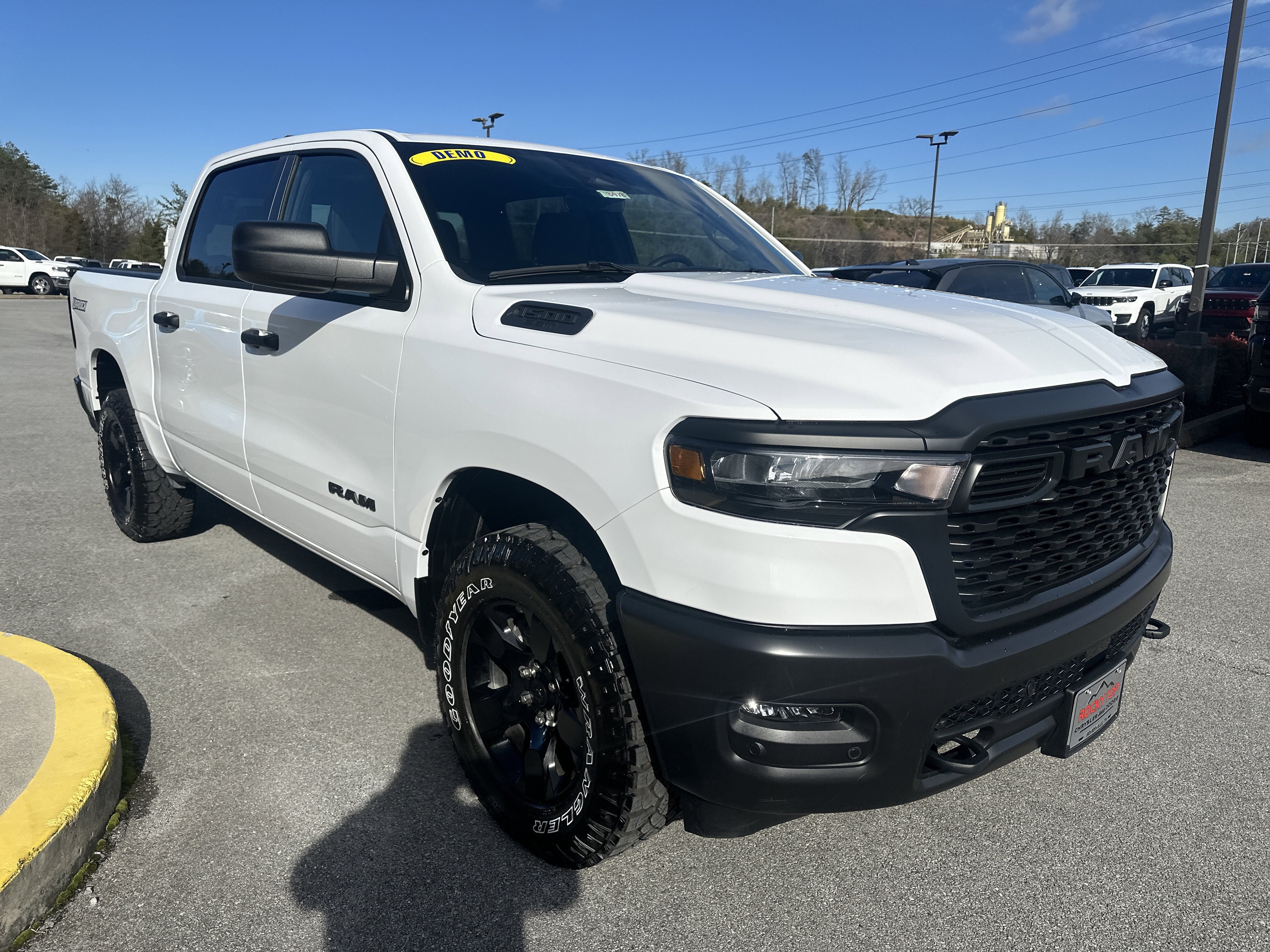 2025 RAM Ram 1500 RAM 1500 WARLOCK CREW CAB 4X4 5'7' BOX
