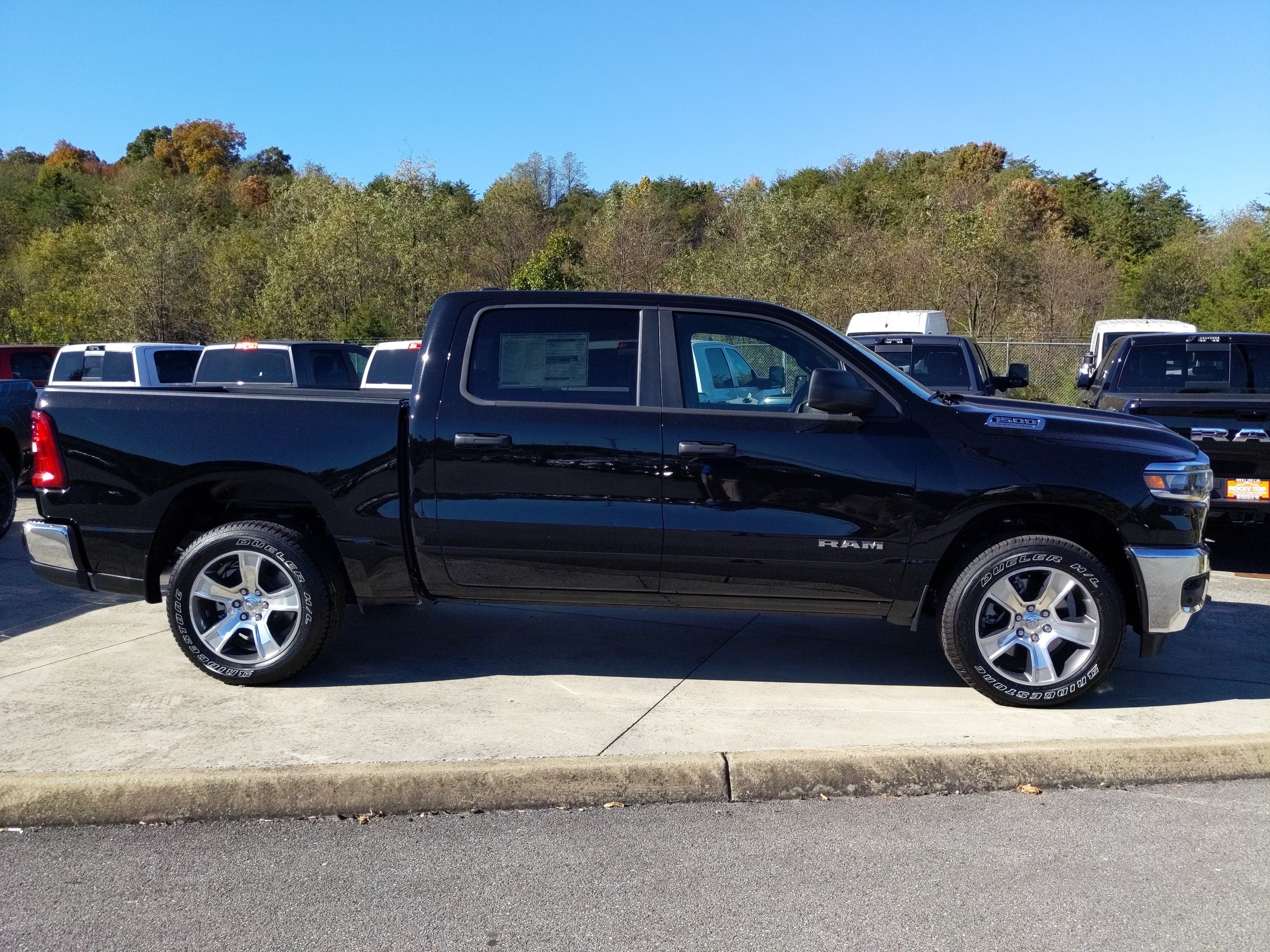 2026 RAM Ram 1500 RAM 1500 TRADESMAN CREW CAB 4X4 5'7' BOX