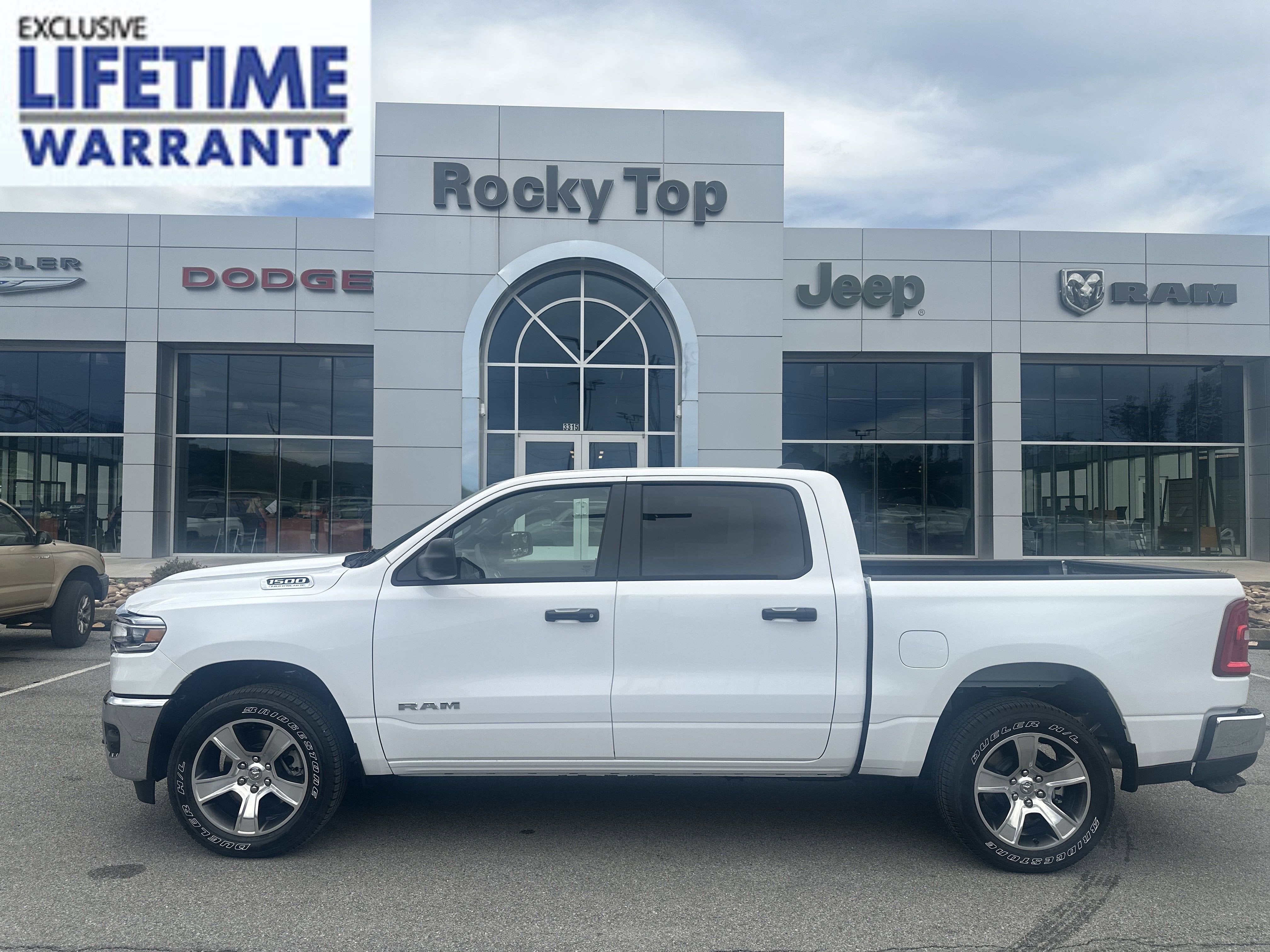 2026 RAM Ram 1500 RAM 1500 TRADESMAN CREW CAB 4X4 5'7' BOX