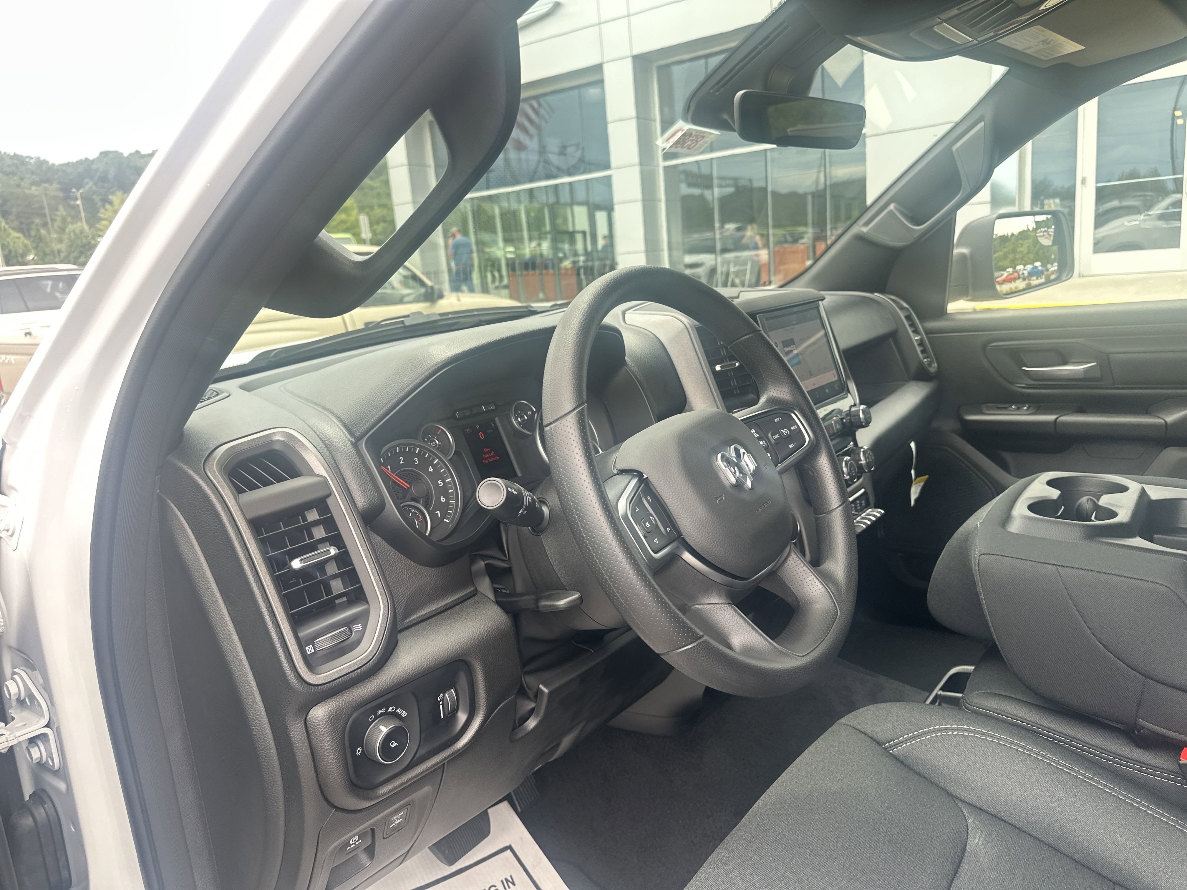 2026 RAM Ram 1500 RAM 1500 TRADESMAN CREW CAB 4X4 5'7' BOX