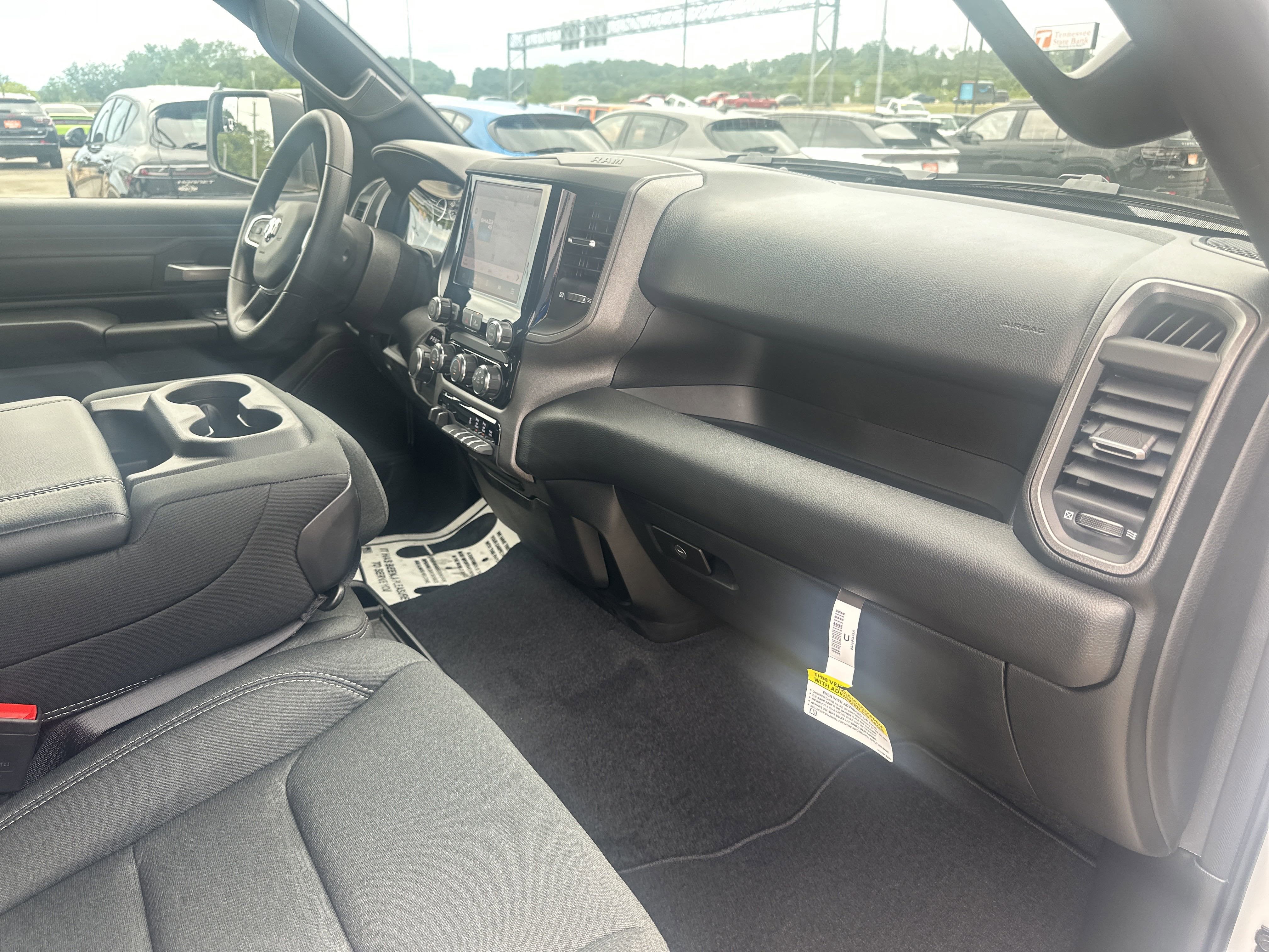 2026 RAM Ram 1500 RAM 1500 TRADESMAN CREW CAB 4X4 5'7' BOX