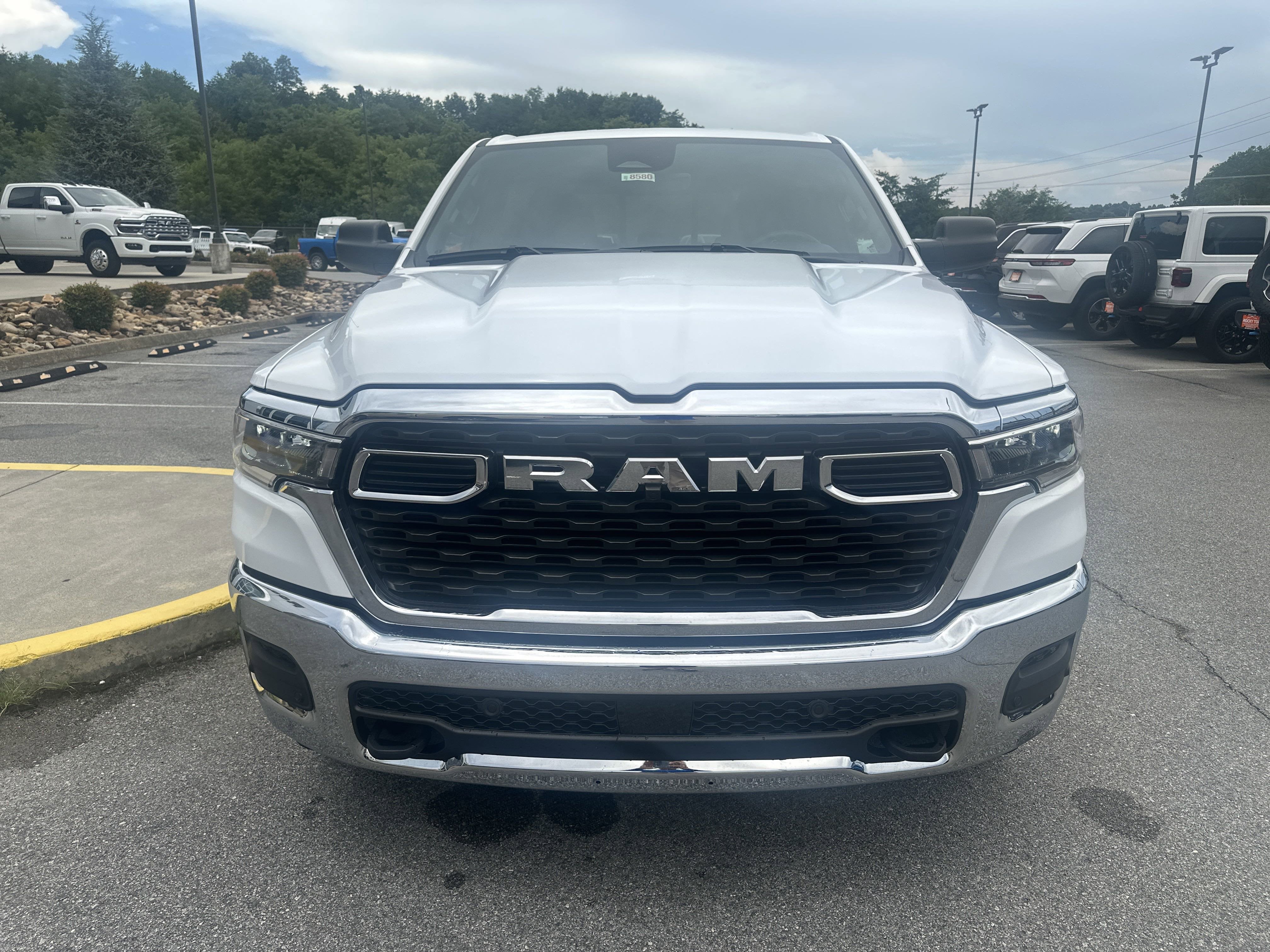 2026 RAM Ram 1500 RAM 1500 TRADESMAN CREW CAB 4X4 5'7' BOX
