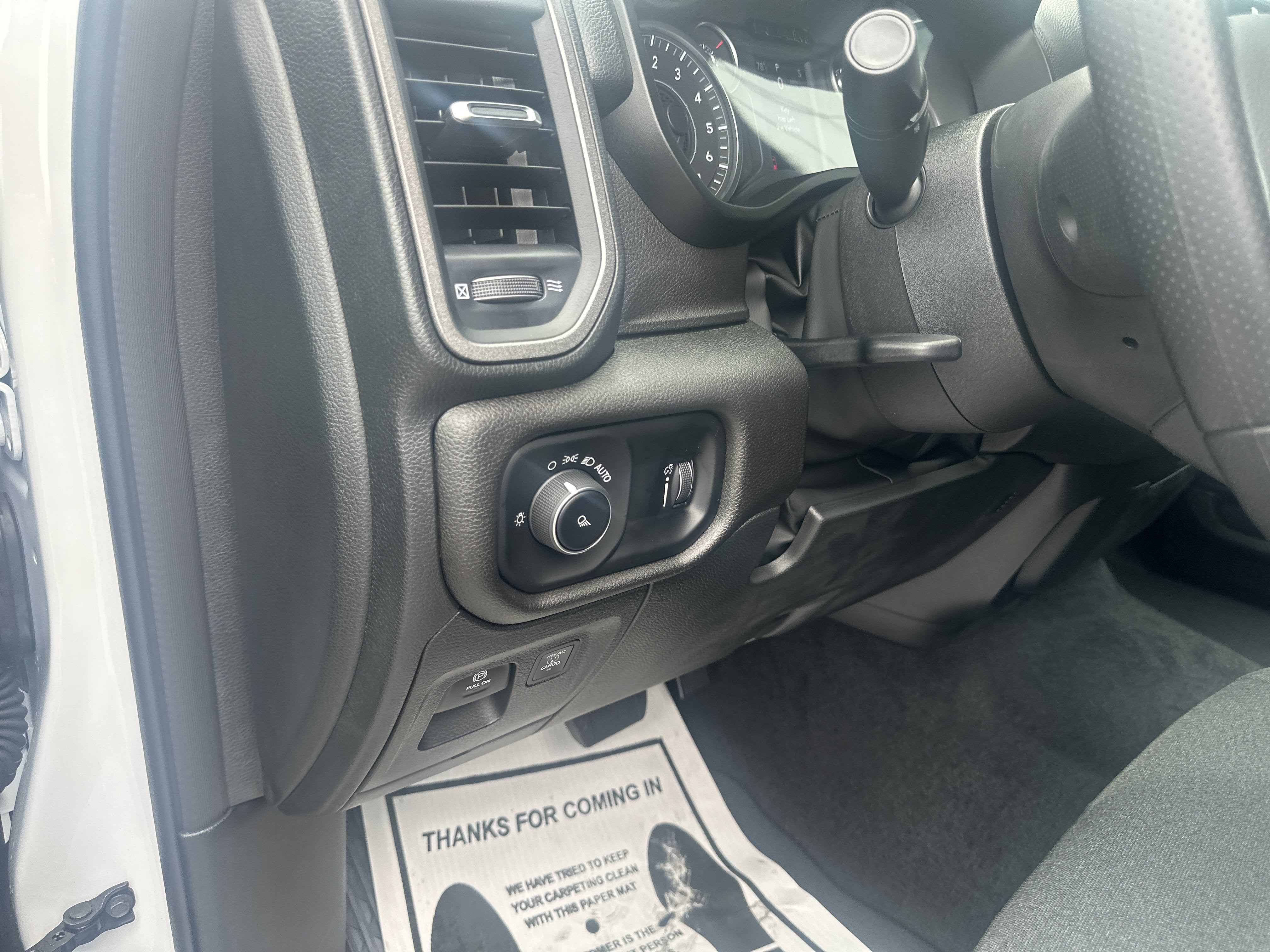 2026 RAM Ram 1500 RAM 1500 TRADESMAN CREW CAB 4X4 5'7' BOX