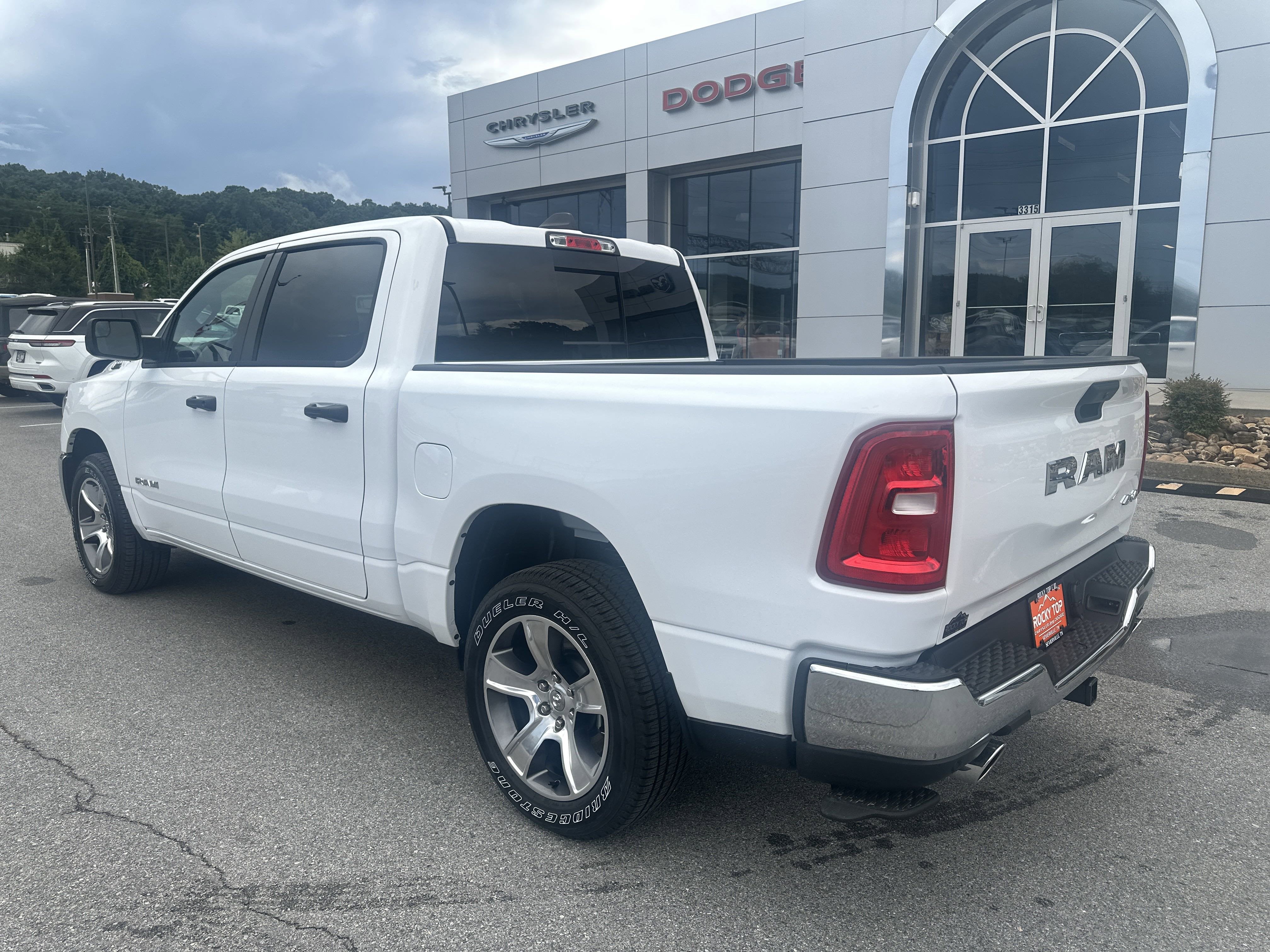 2026 RAM Ram 1500 RAM 1500 TRADESMAN CREW CAB 4X4 5'7' BOX