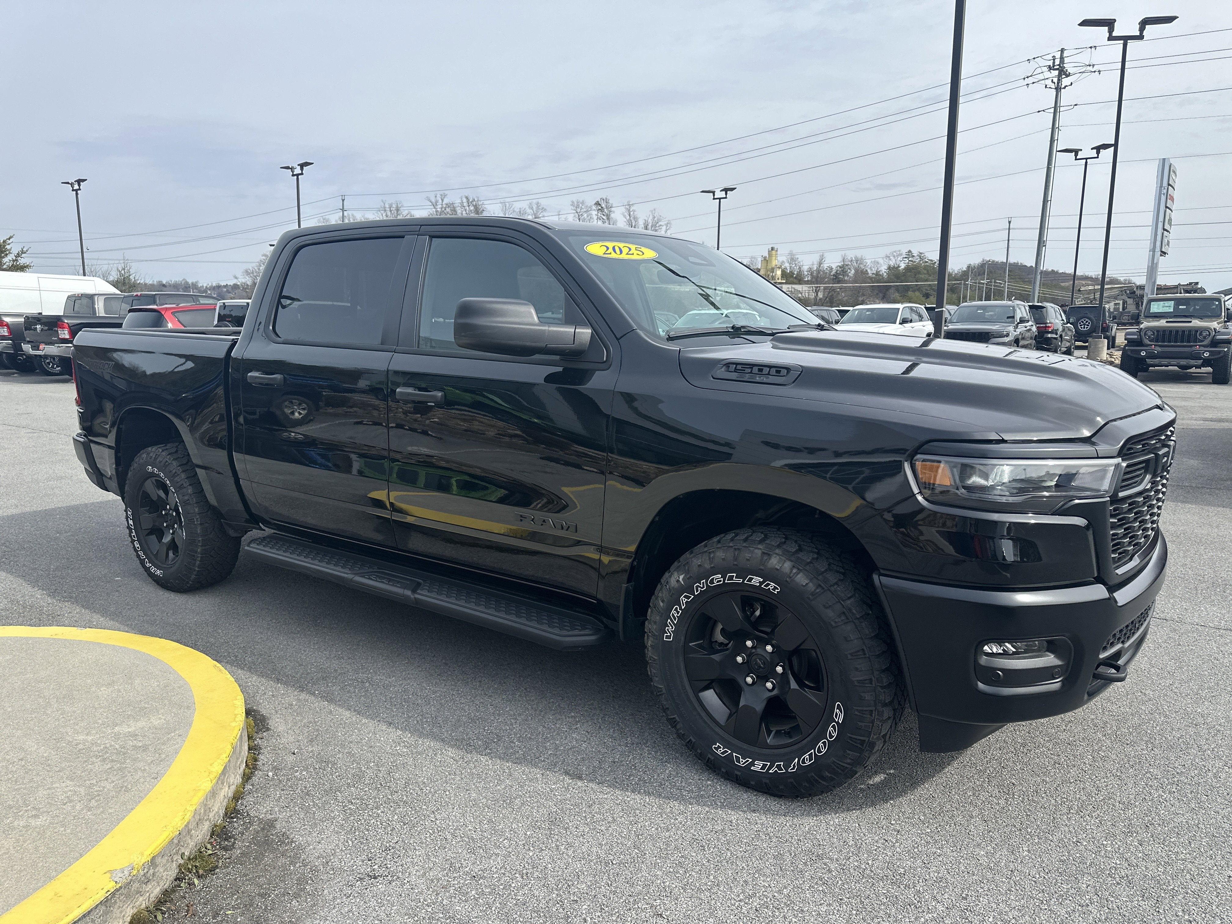 2025 RAM 1500 Warlock Crew Cab 4x4 5'7' Box