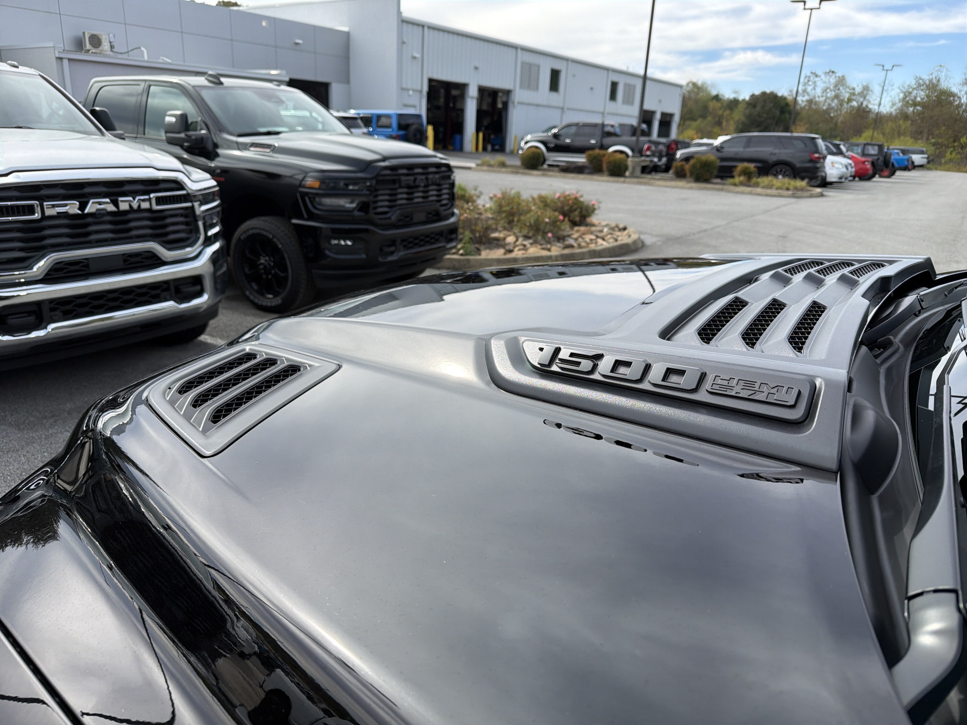 2027 RAM Ram 1500 RAM 1500 EXPRESS CREW CAB 4X4 5'7' BOX