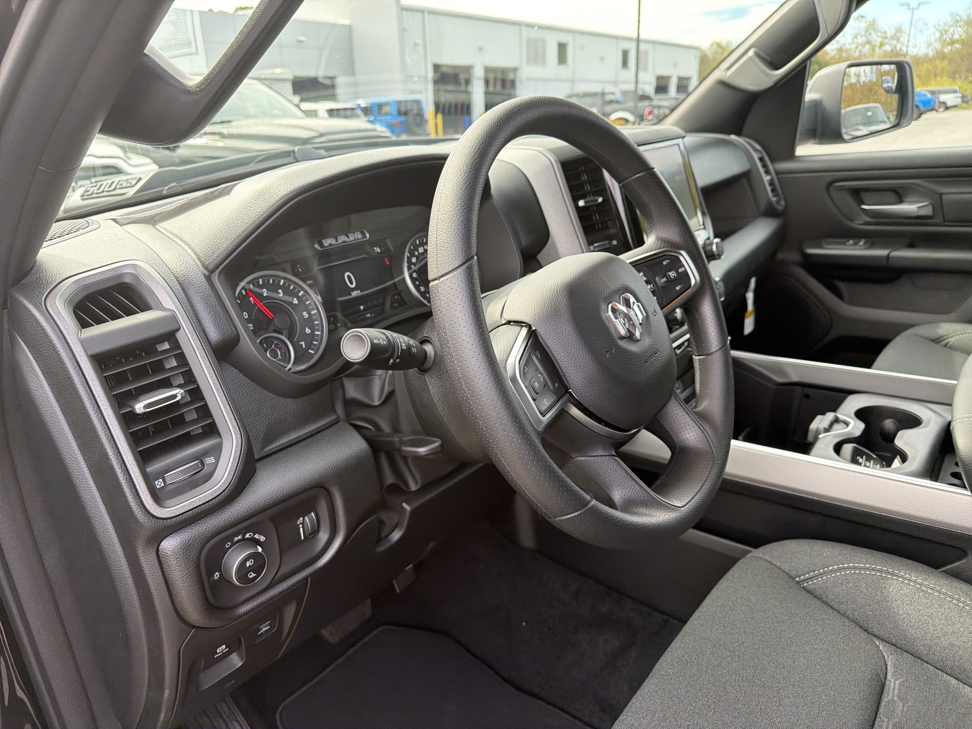 2027 RAM Ram 1500 RAM 1500 EXPRESS CREW CAB 4X4 5'7' BOX