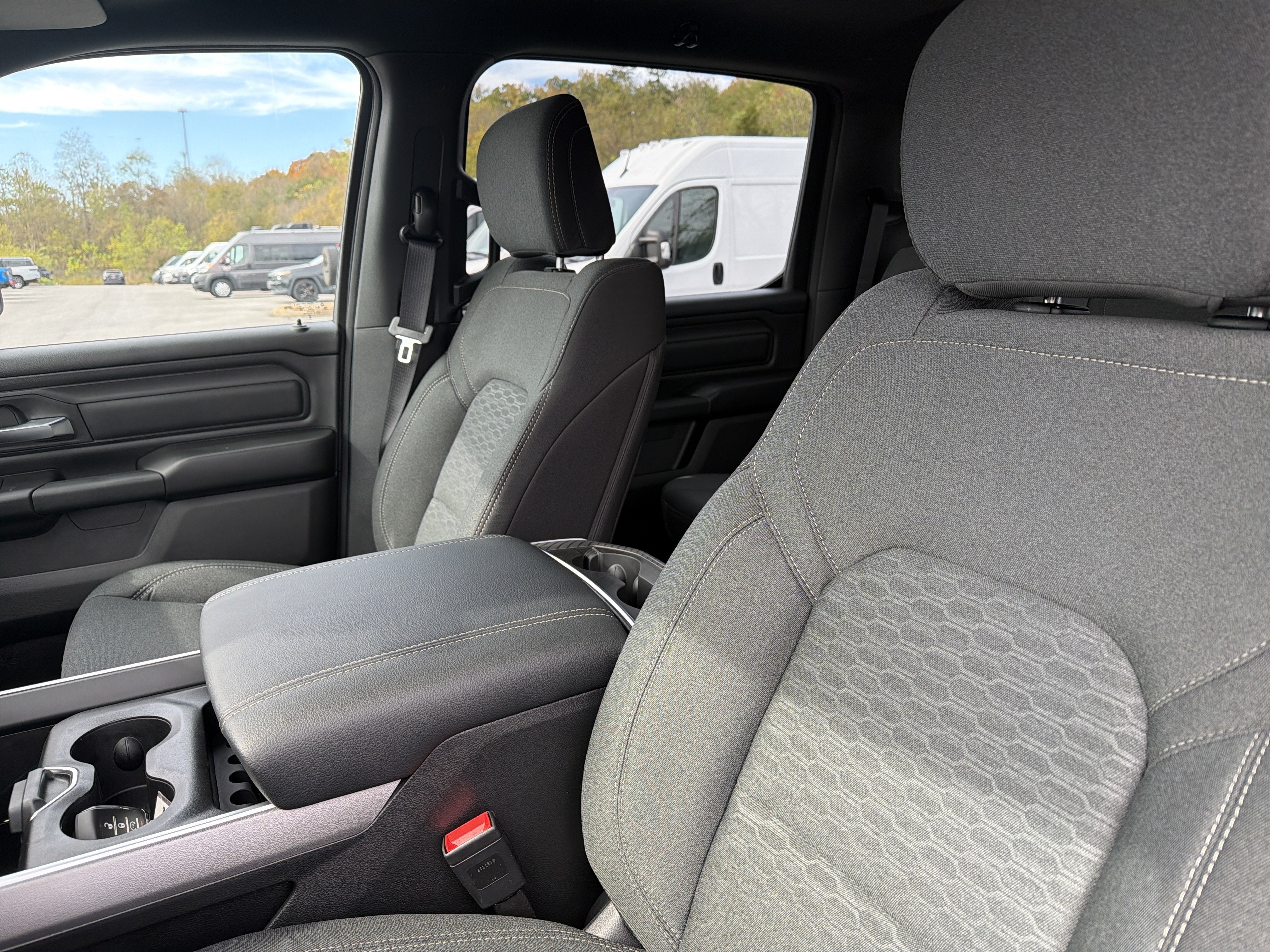 2027 RAM Ram 1500 RAM 1500 EXPRESS CREW CAB 4X4 5'7' BOX