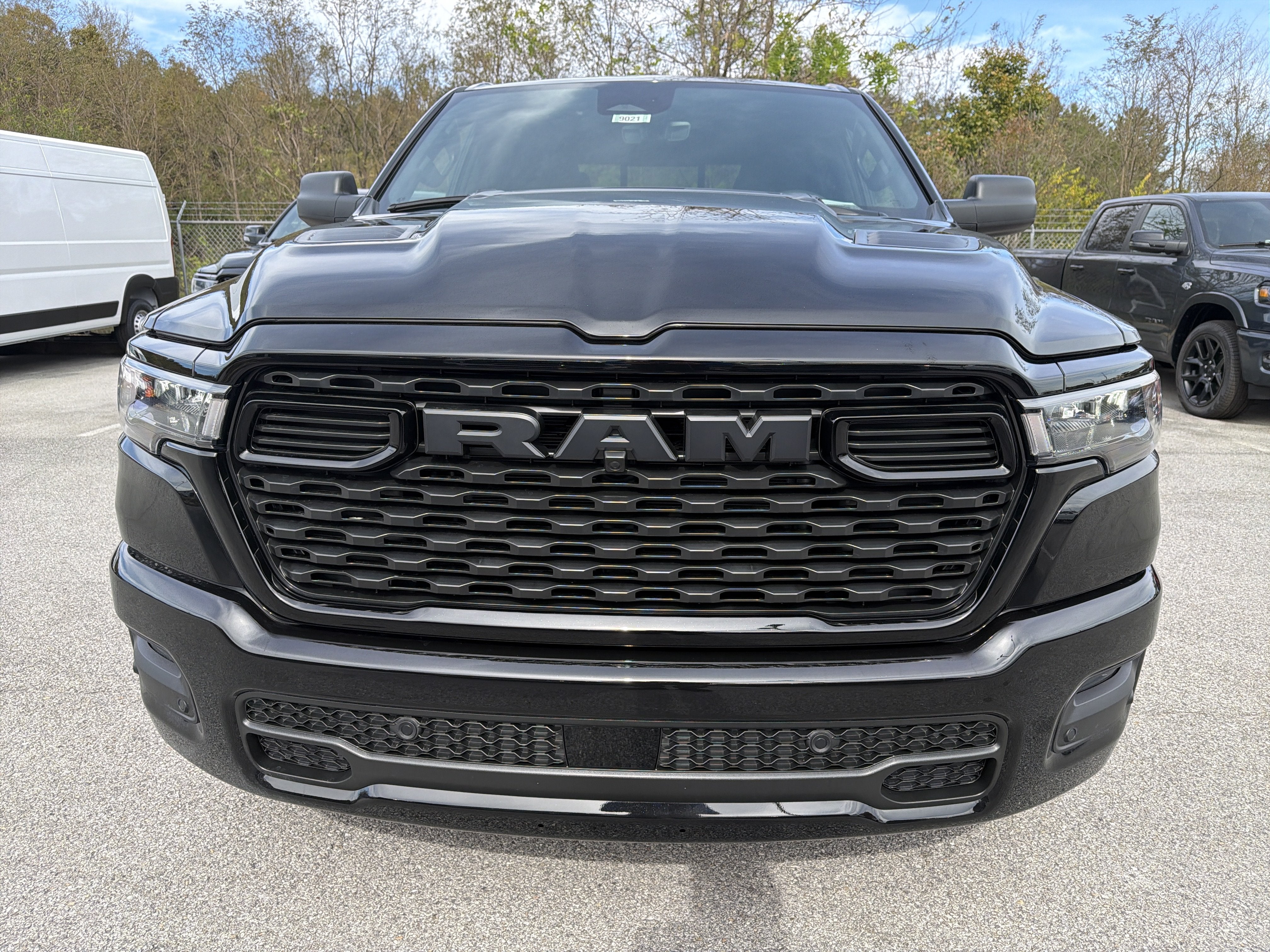 2027 RAM Ram 1500 RAM 1500 EXPRESS CREW CAB 4X4 5'7' BOX