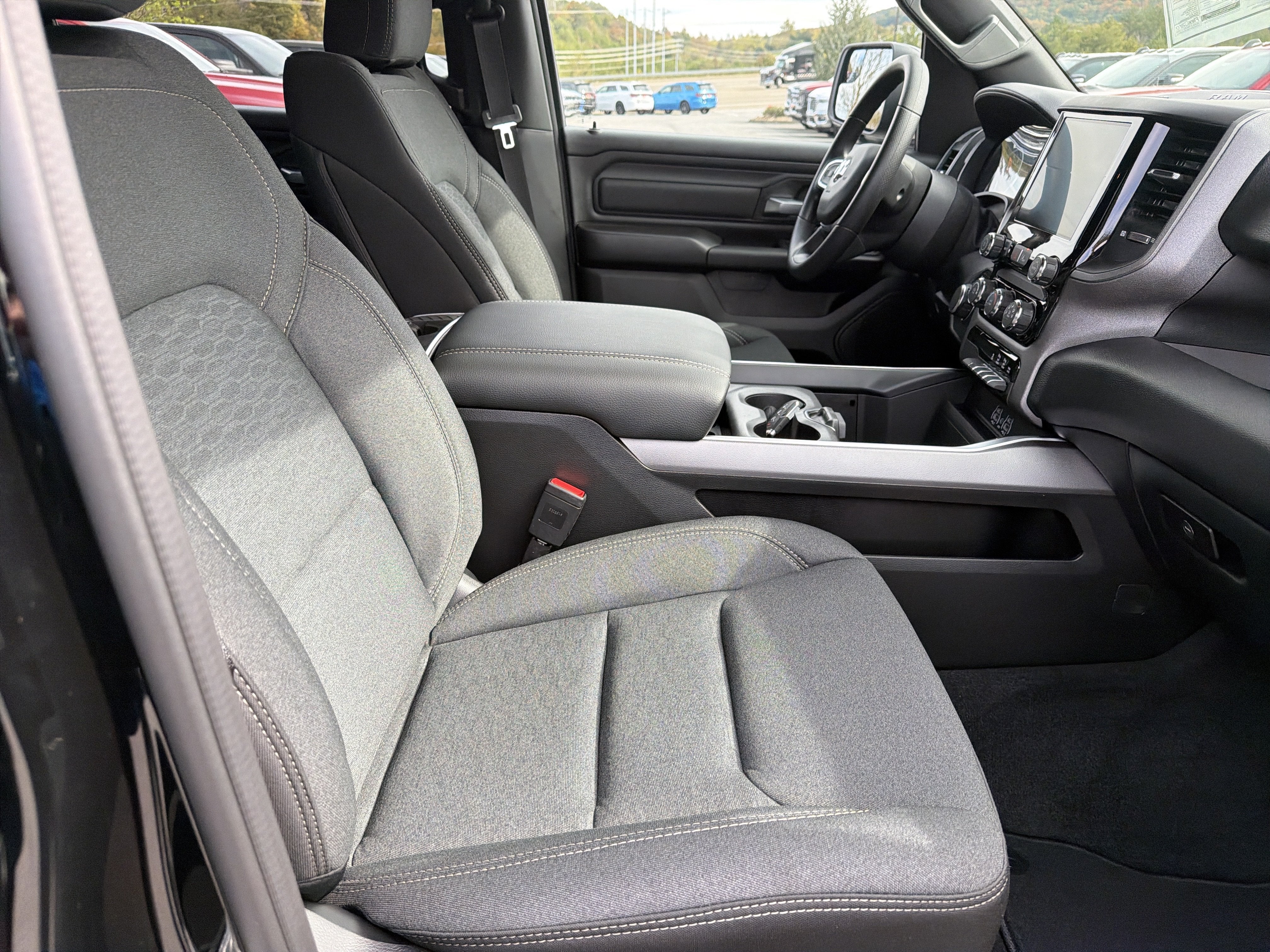 2027 RAM Ram 1500 RAM 1500 EXPRESS CREW CAB 4X4 5'7' BOX