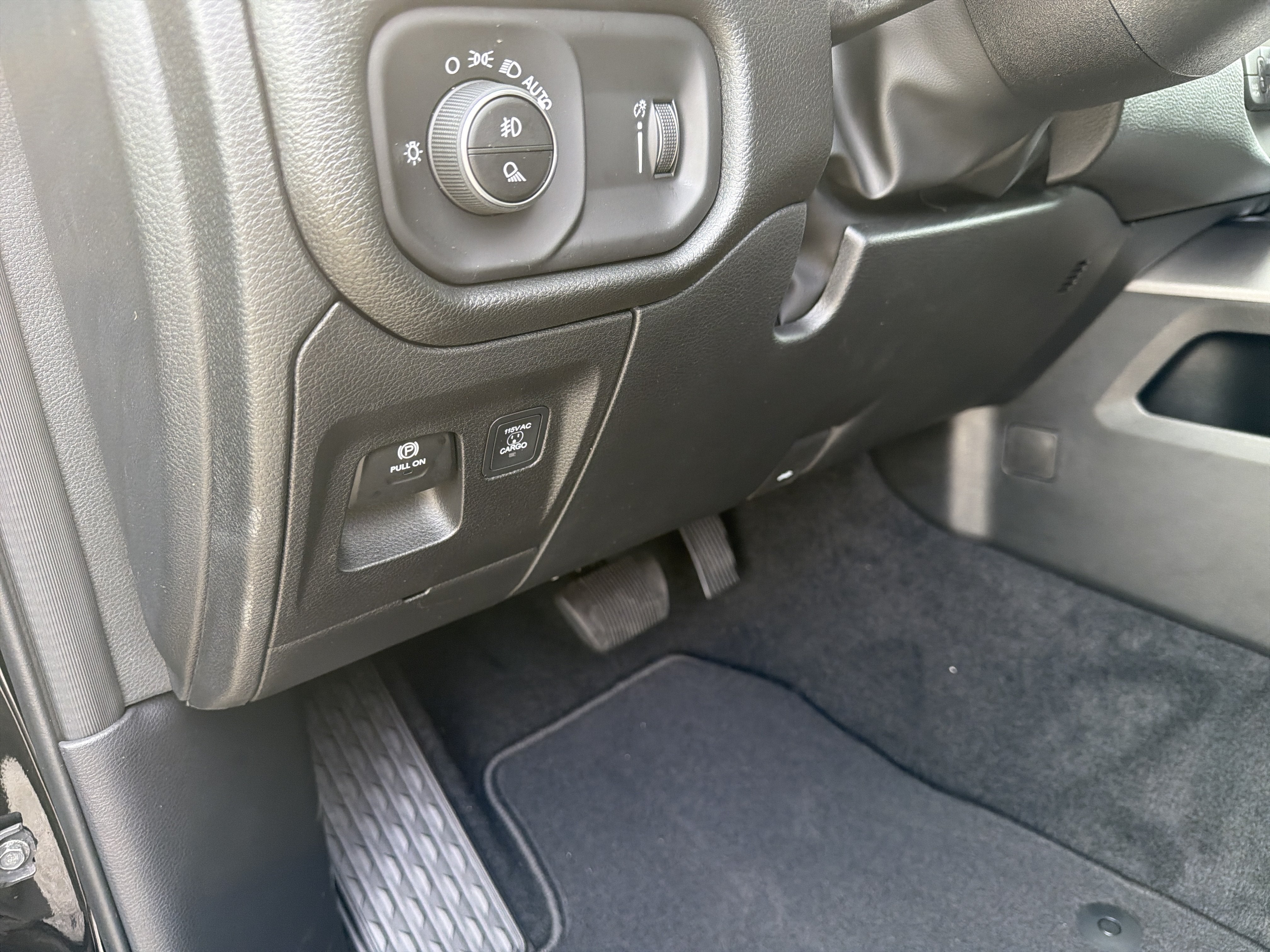 2027 RAM Ram 1500 RAM 1500 EXPRESS CREW CAB 4X4 5'7' BOX