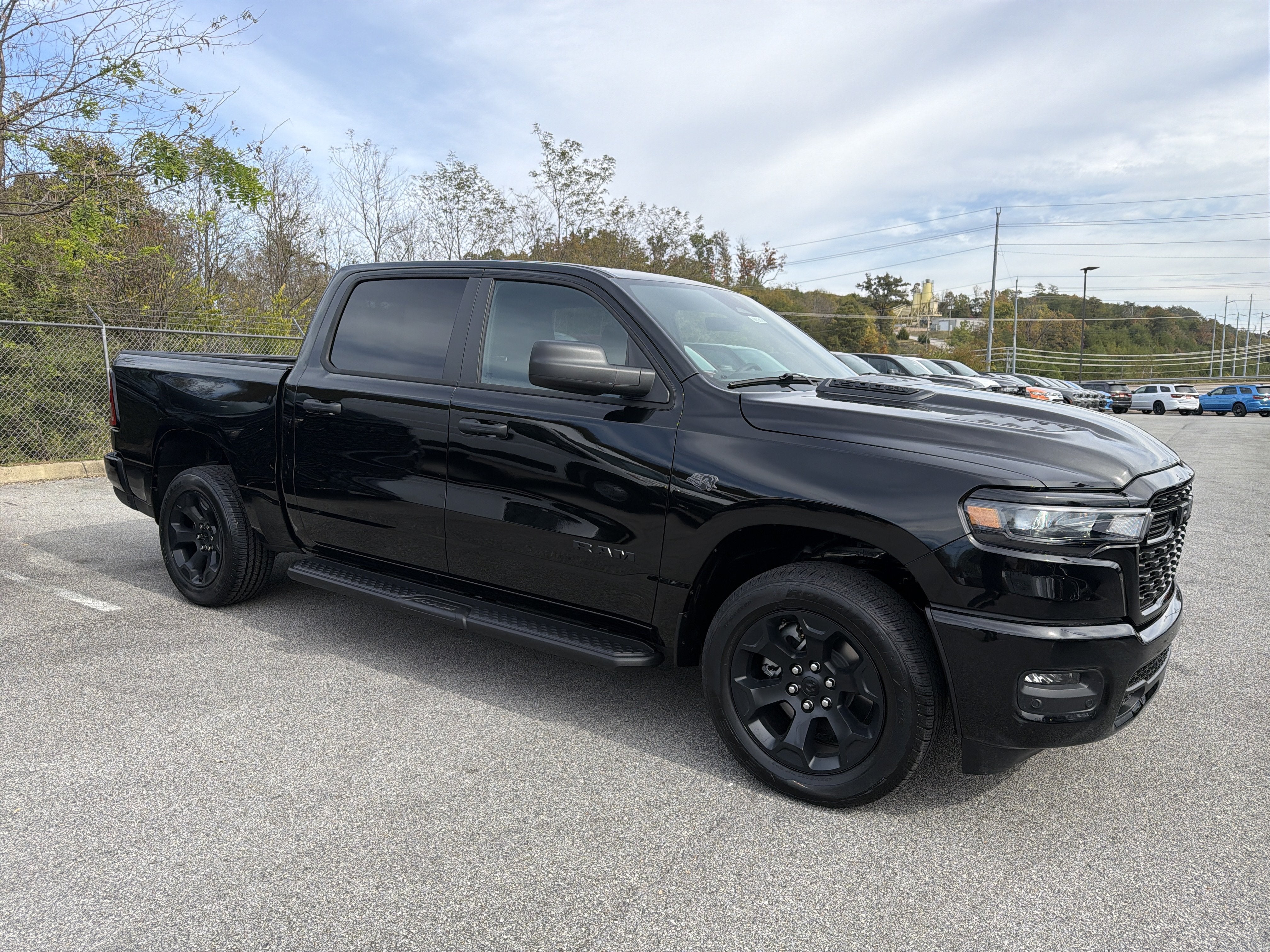 2027 RAM Ram 1500 RAM 1500 EXPRESS CREW CAB 4X4 5'7' BOX