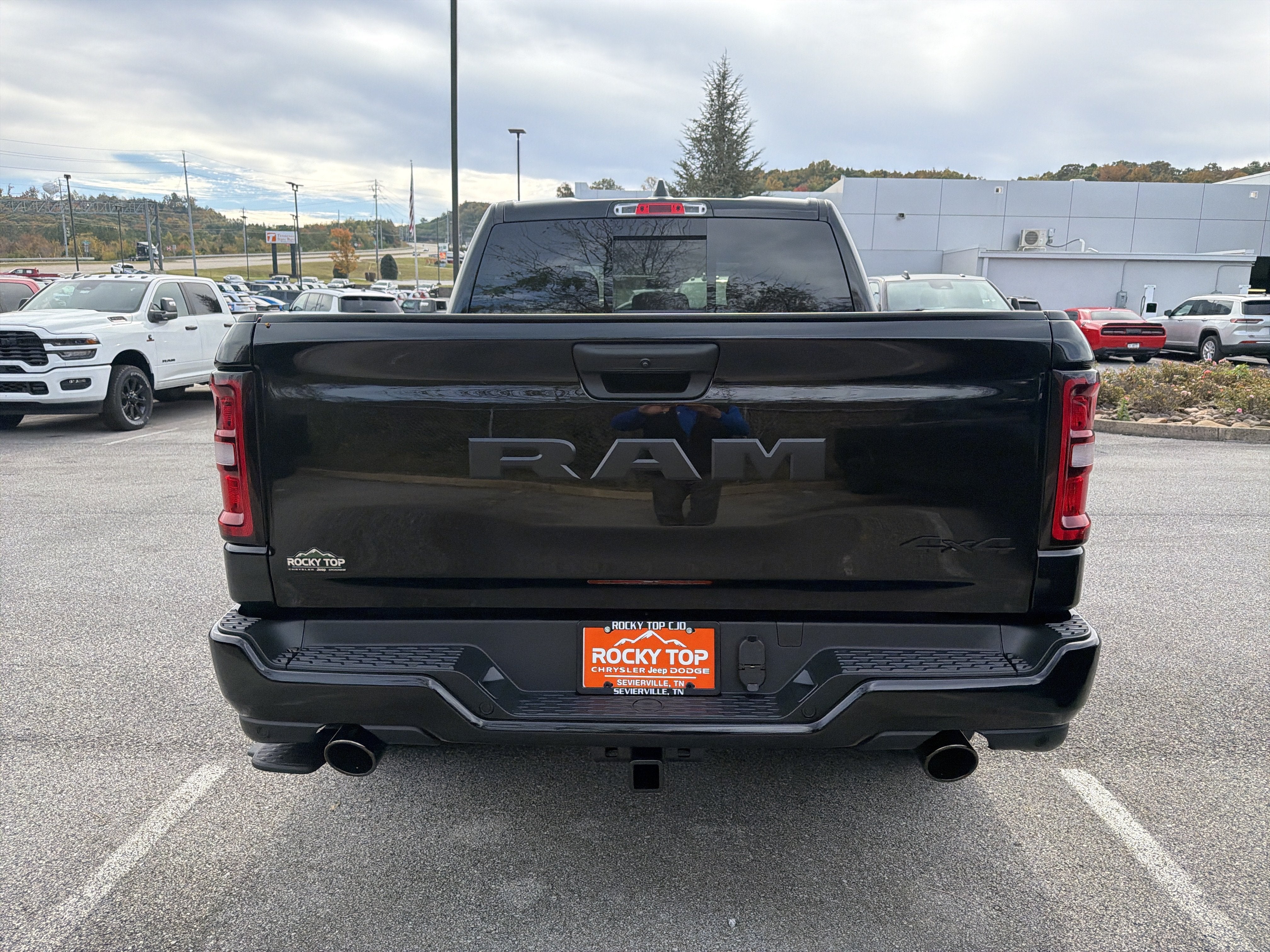 2027 RAM Ram 1500 RAM 1500 EXPRESS CREW CAB 4X4 5'7' BOX