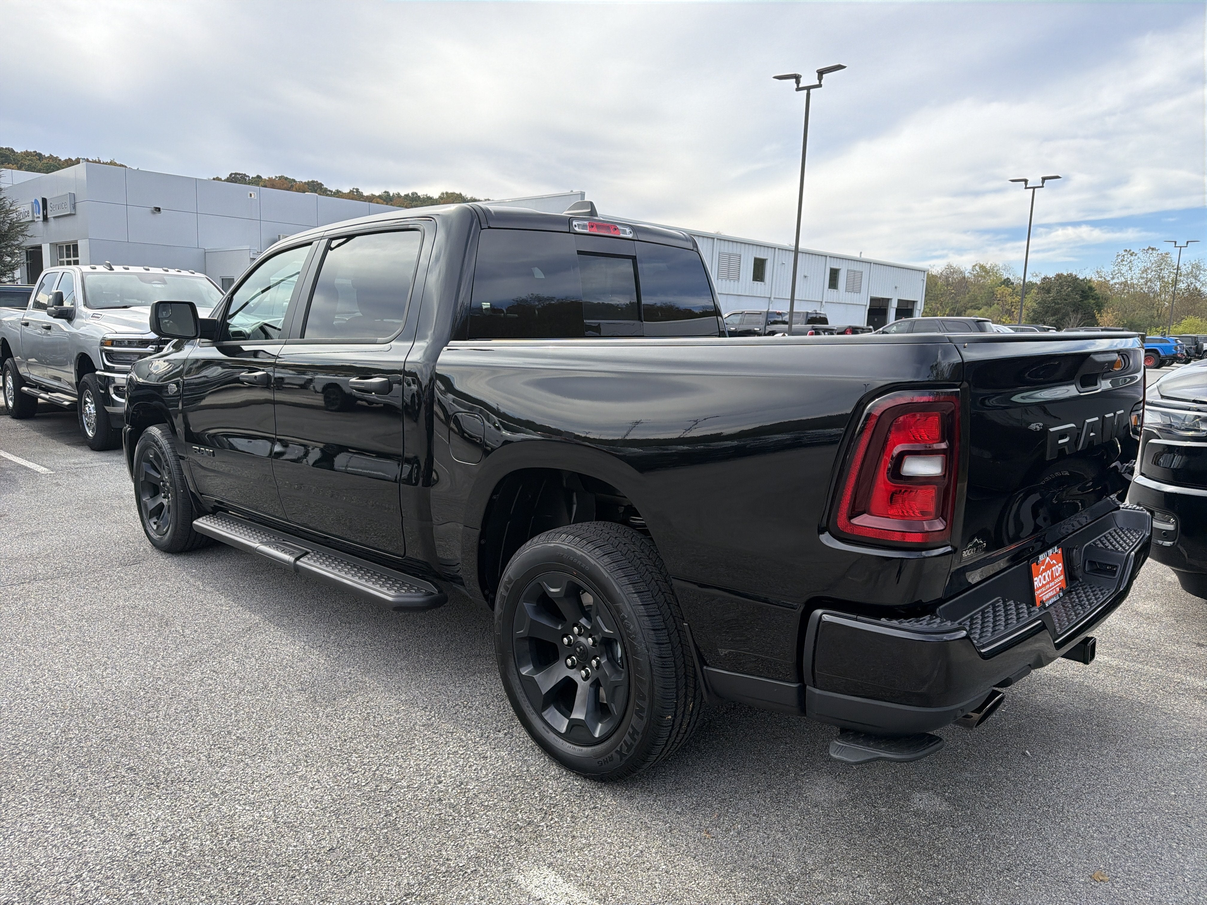 2027 RAM Ram 1500 RAM 1500 EXPRESS CREW CAB 4X4 5'7' BOX