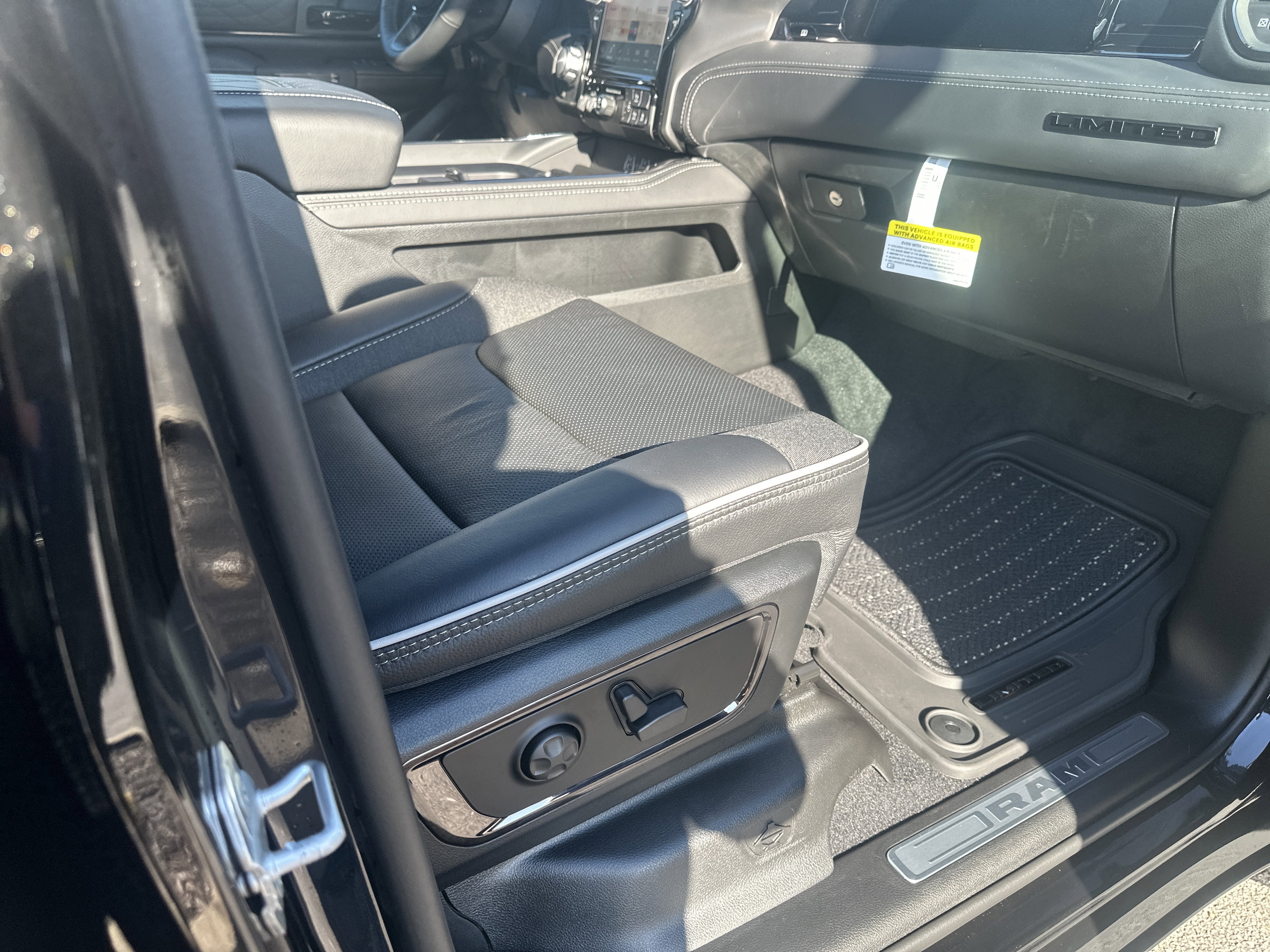 2026 RAM Ram 1500 RAM 1500 LIMITED CREW CAB 4X4 5'7' BOX