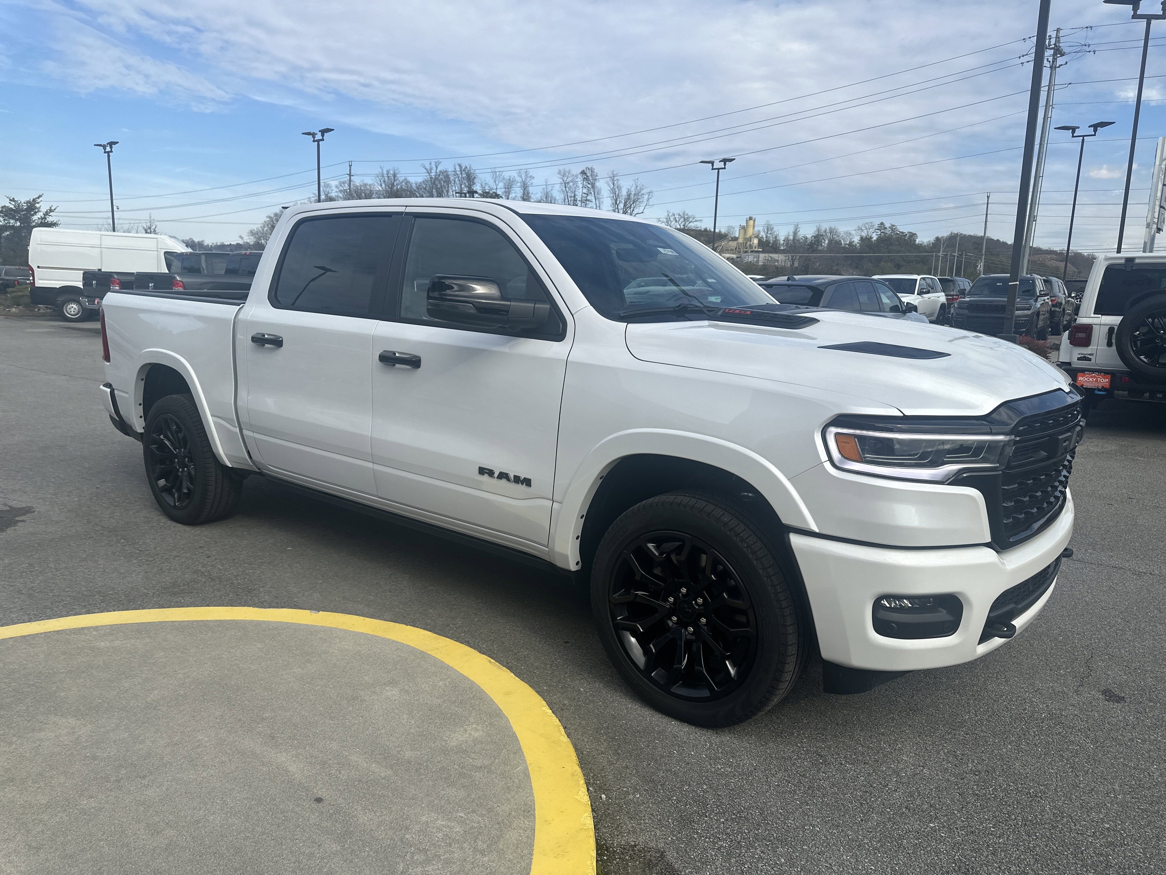 2026 RAM Ram 1500 RAM 1500 LIMITED CREW CAB 4X4 5'7' BOX