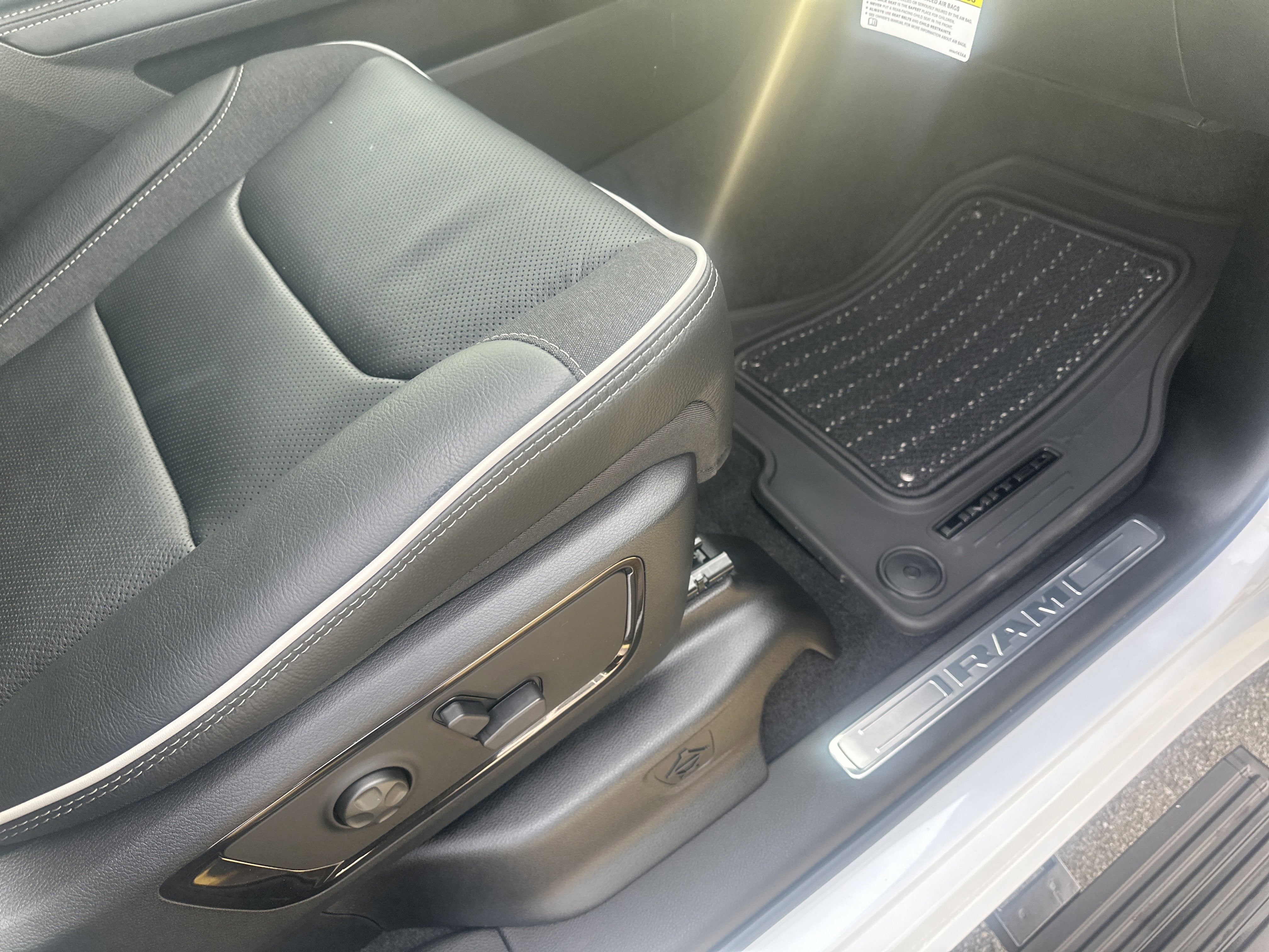 2026 RAM Ram 1500 RAM 1500 LIMITED CREW CAB 4X4 5'7' BOX