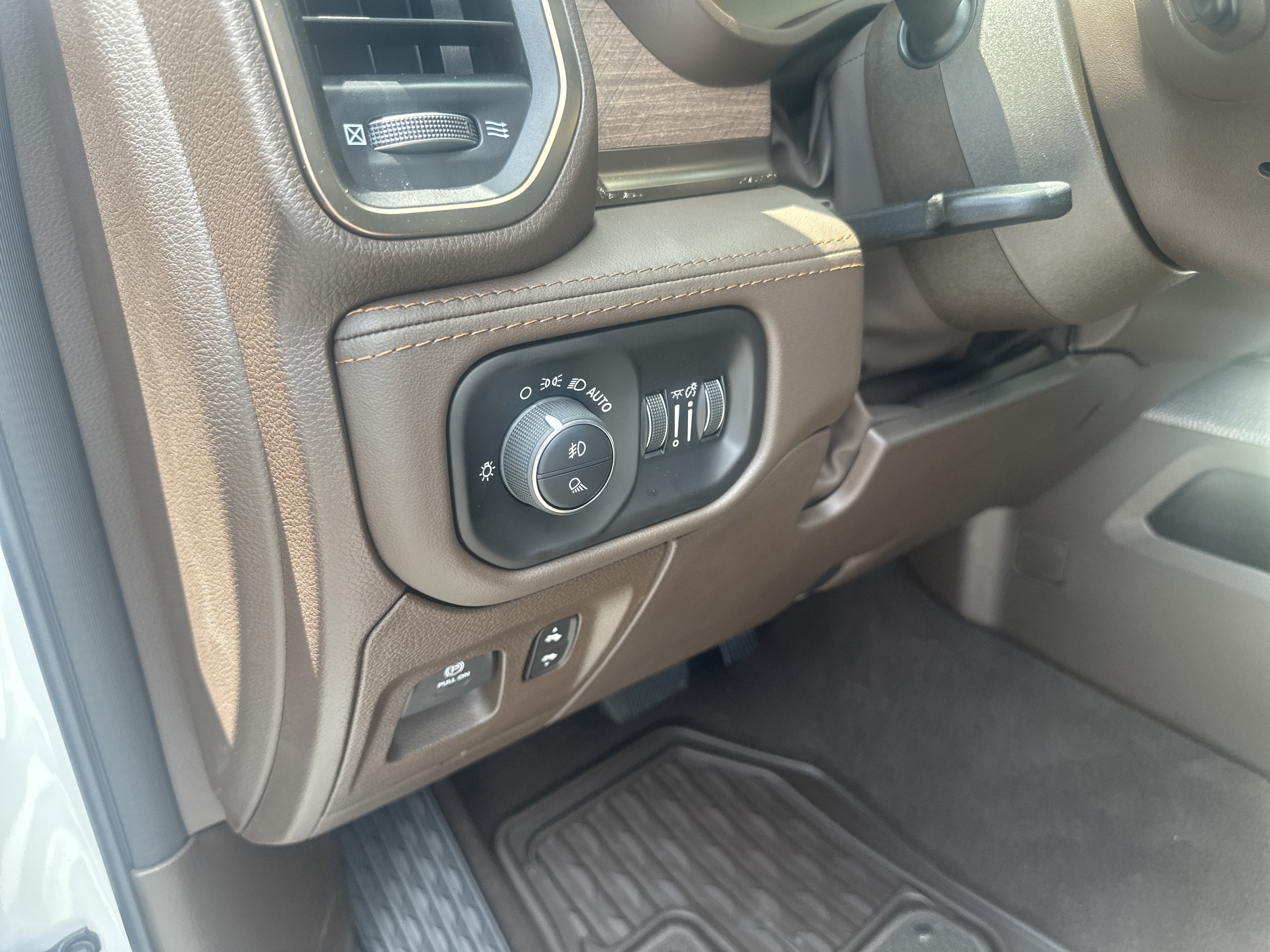 2026 RAM Ram 1500 RAM 1500 LIMITED LONGHORN CREW CAB 4X4 5'7' BOX